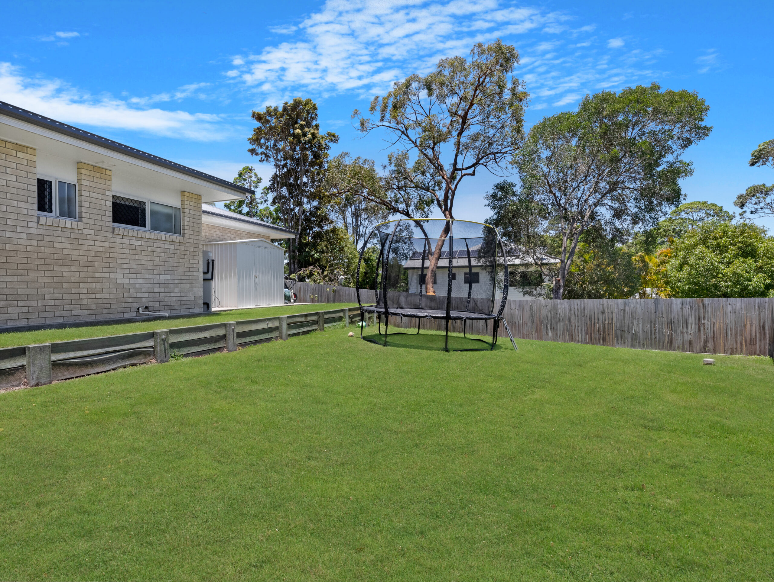 24 Gundesen Drive, URRAWEEN, QLD 4655 AUS