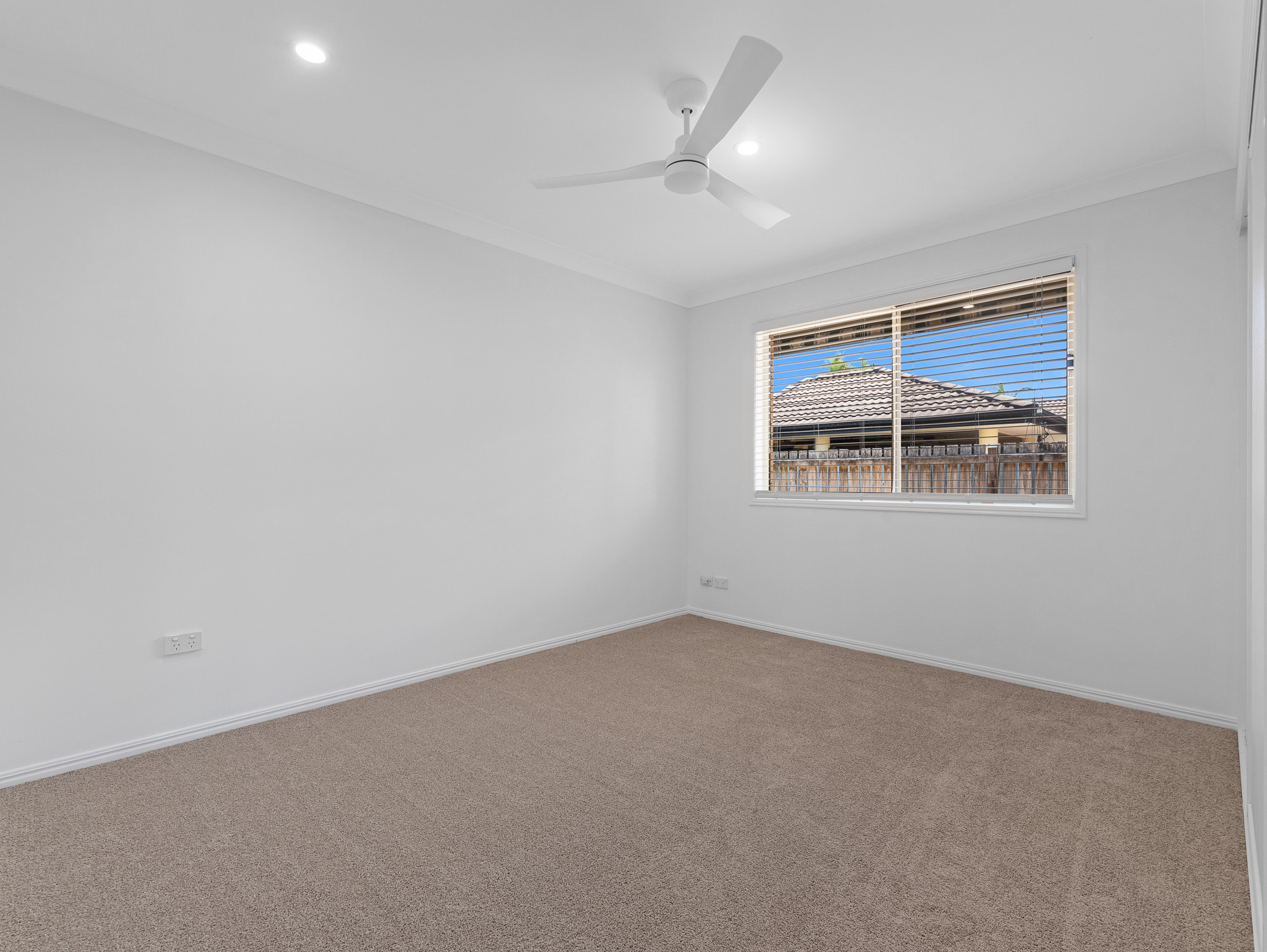 26 Lester Crescent, TORQUAY, QLD 4655 AUS