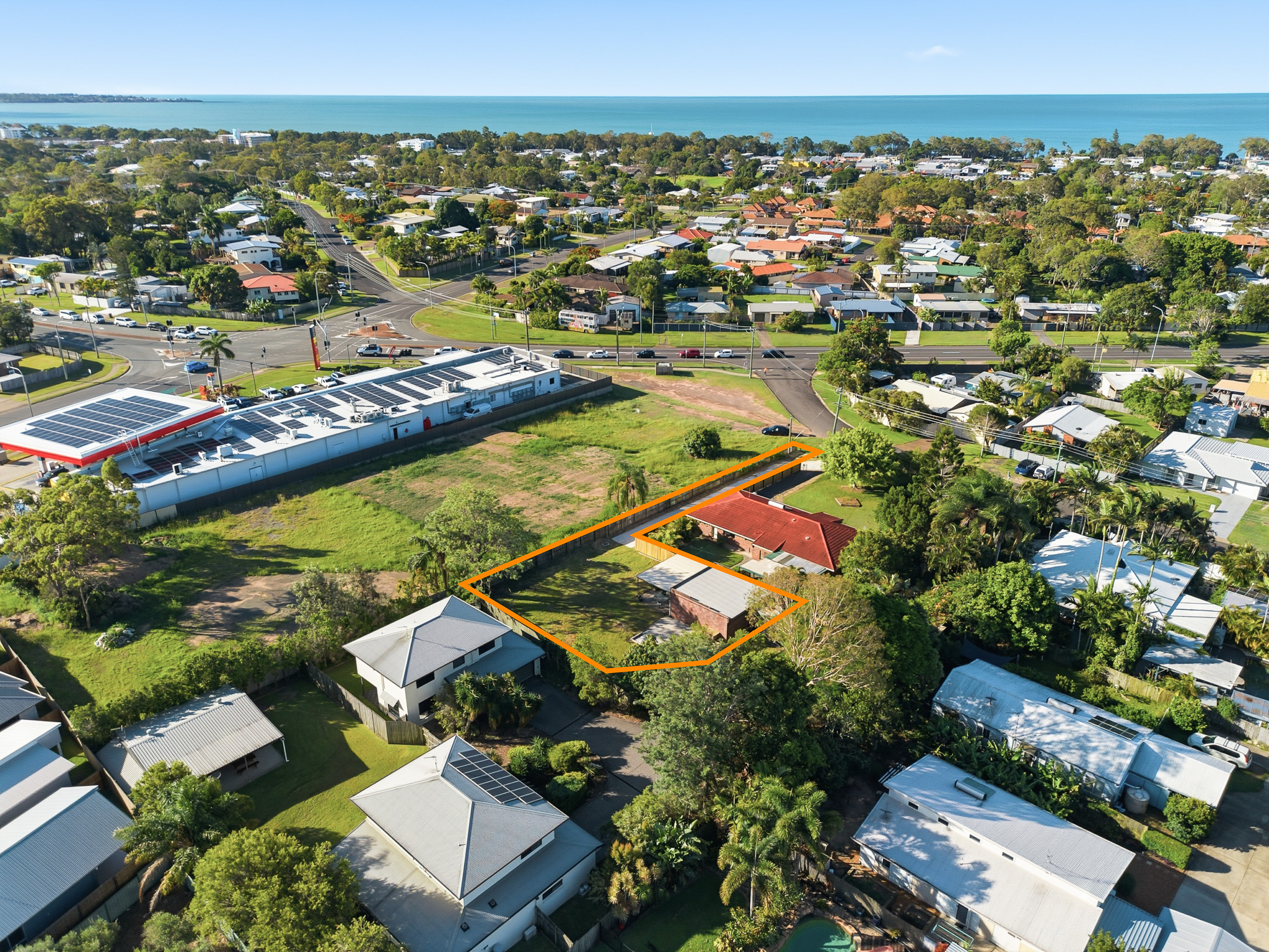 2 61 Urangan Street, TORQUAY, QLD 4655 AUS
