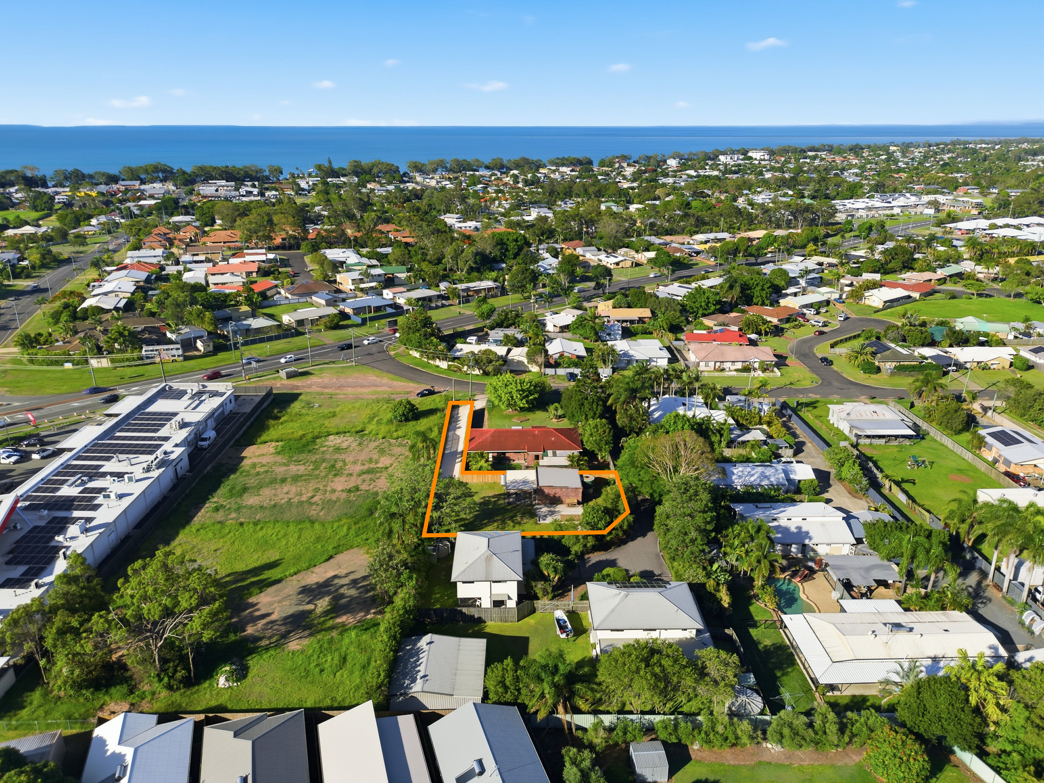 2 61 Urangan Street, TORQUAY, QLD 4655 AUS