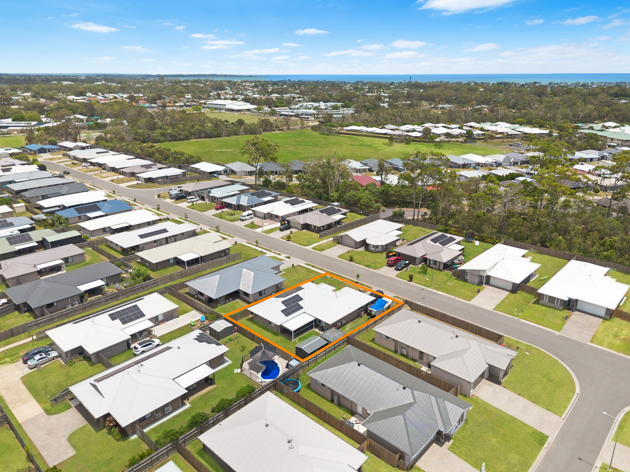 39 Bradman Way, URANGAN, QLD 4655 AUS