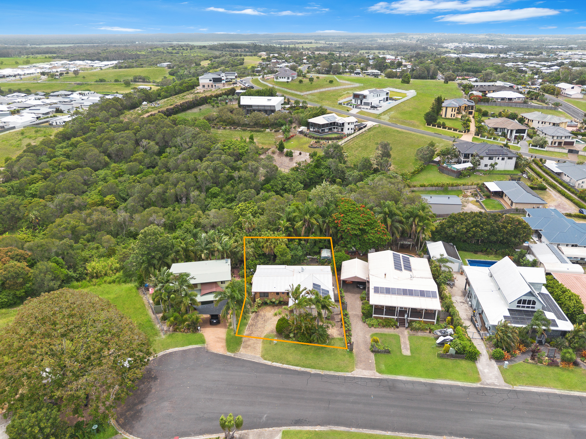 11 Awinya Court, URRAWEEN, QLD 4655 AUS