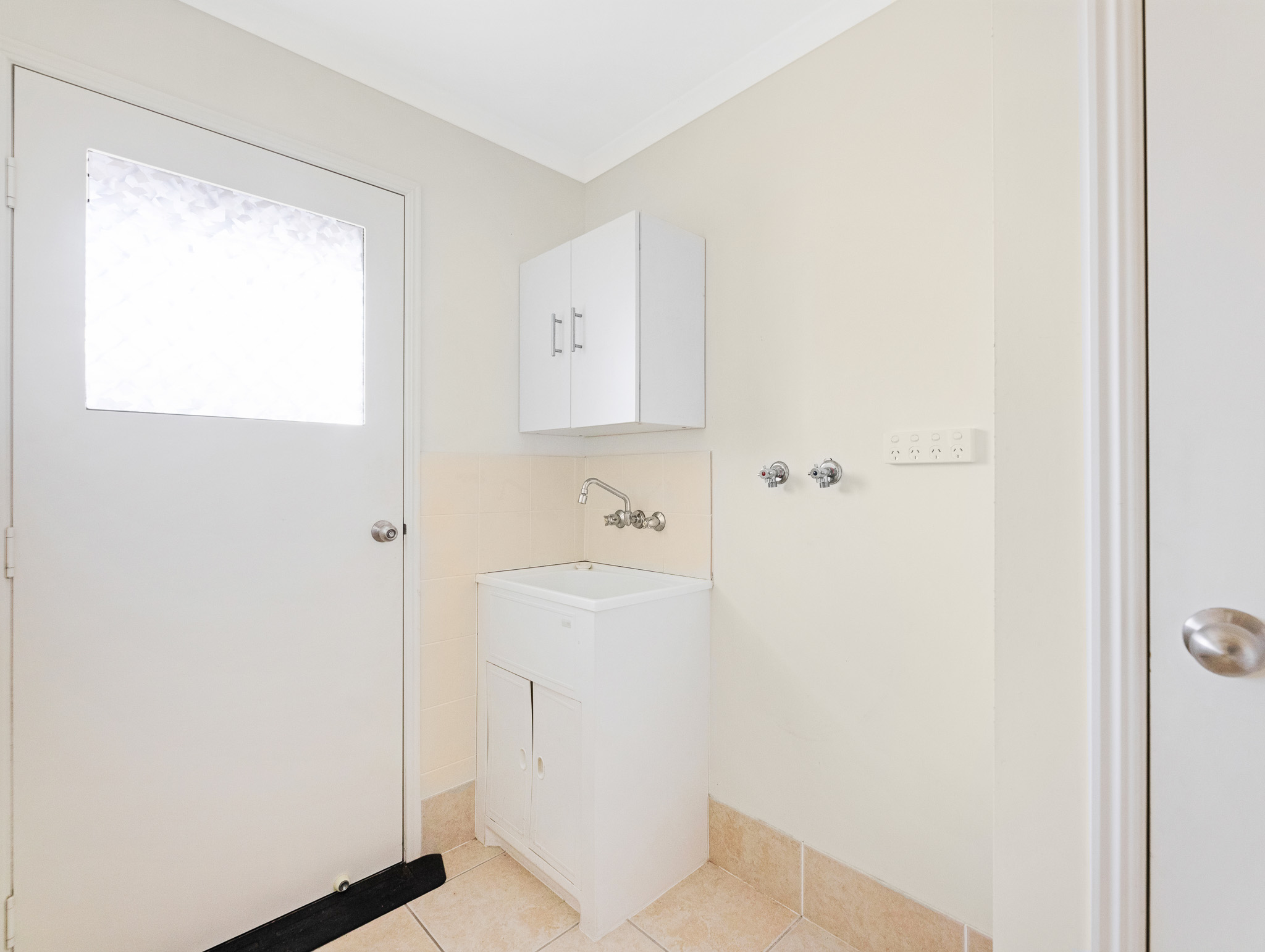 6 Dory Drive, POINT VERNON, QLD 4655 AUS