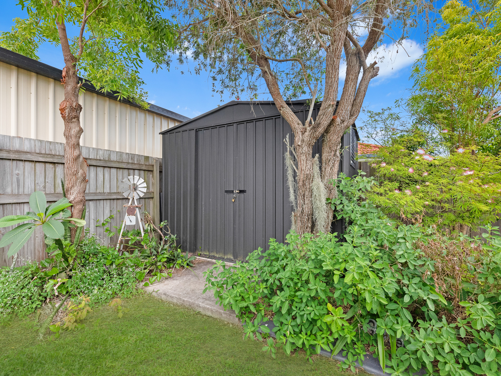 6 Dory Drive, POINT VERNON, QLD 4655 AUS