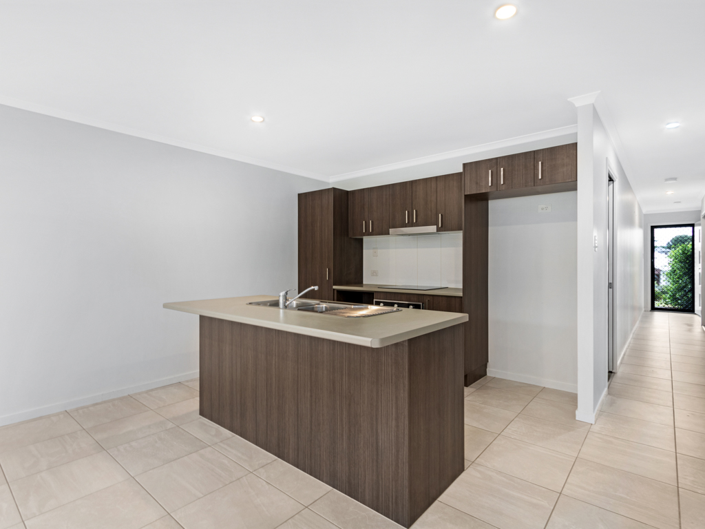 1/17 Eli Court, KAWUNGAN, QLD 4655 AUS