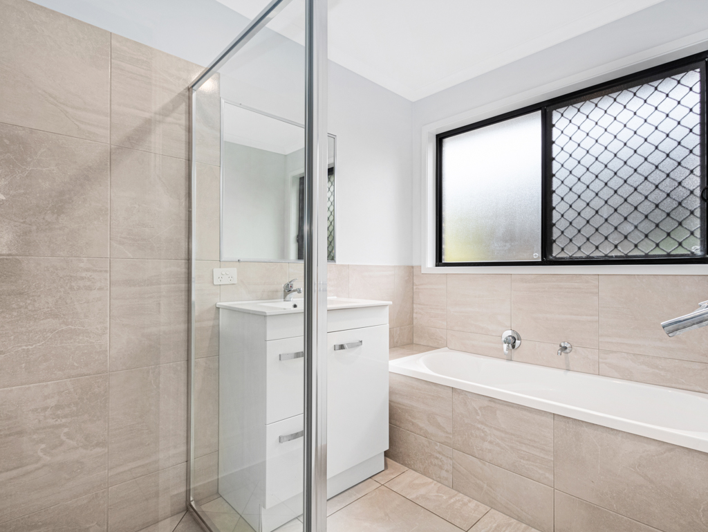 1/17 Eli Court, KAWUNGAN, QLD 4655 AUS