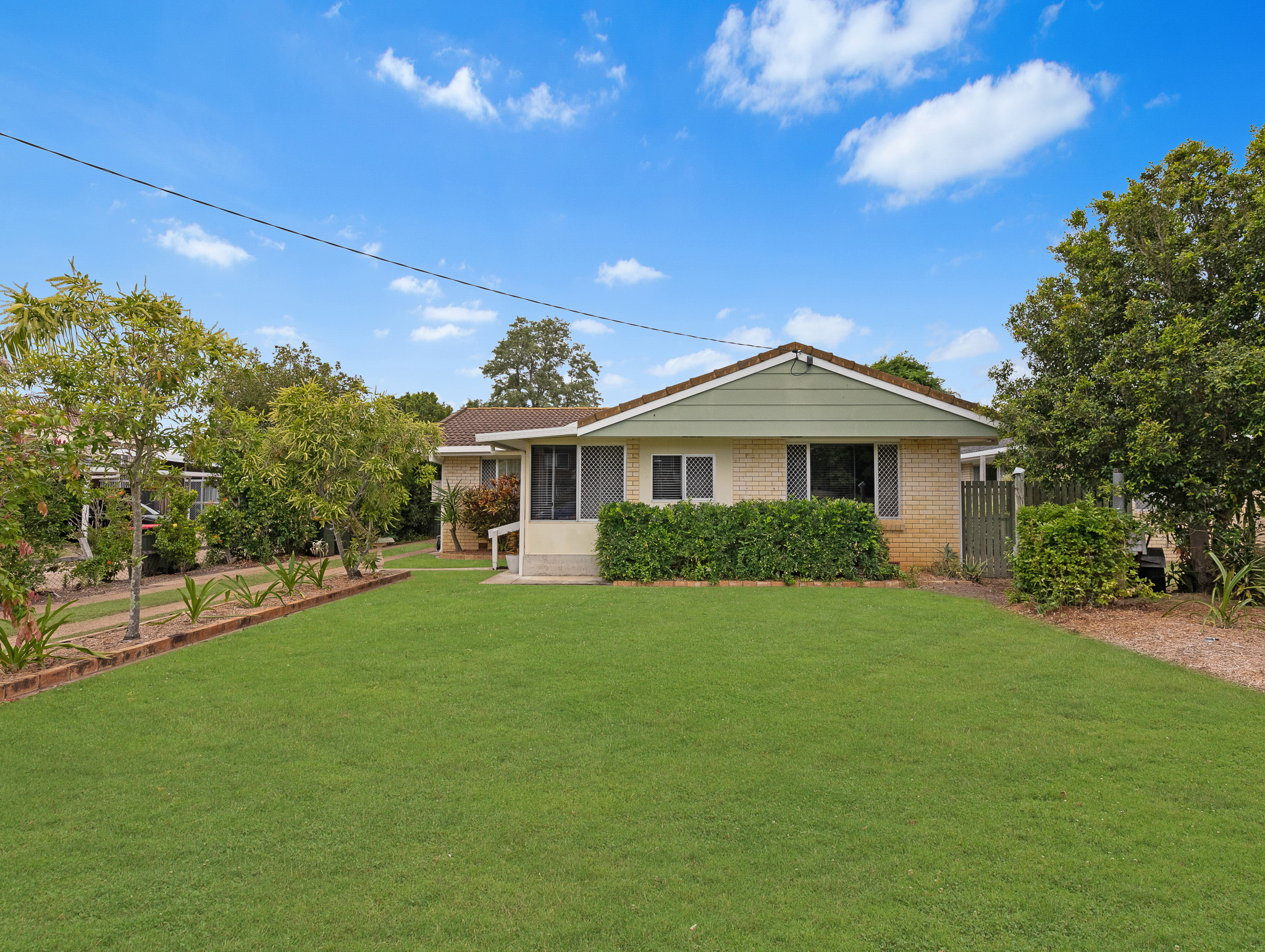 17 Campbell Street, TORQUAY, QLD 4655 AUS