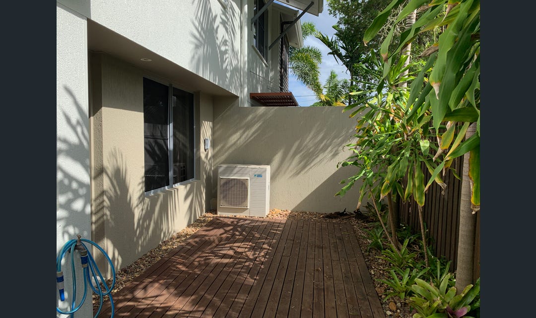 2/194 Cypress Street, URANGAN, QLD 4655 AUS