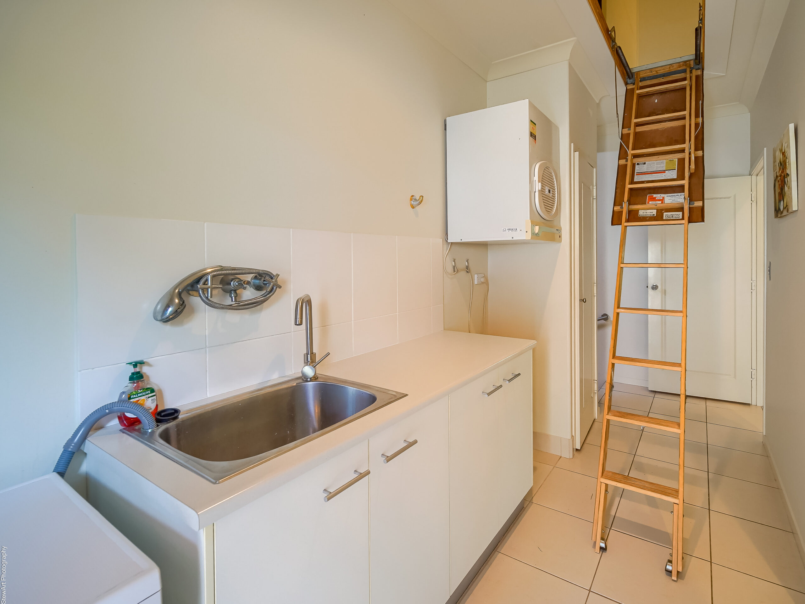 6 Pohlmann Court, SCARNESS, QLD 4655 AUS