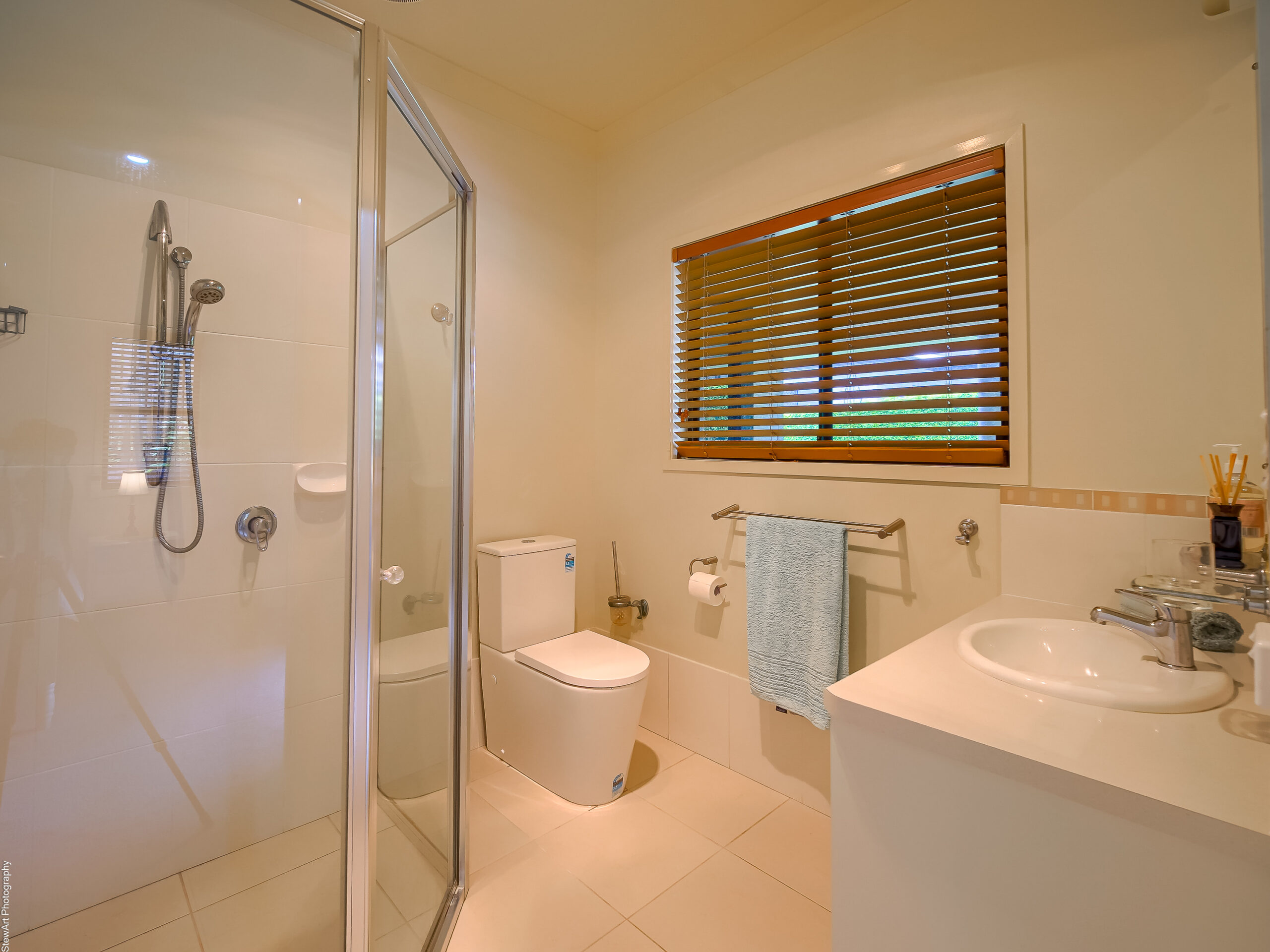 6 Pohlmann Court, SCARNESS, QLD 4655 AUS