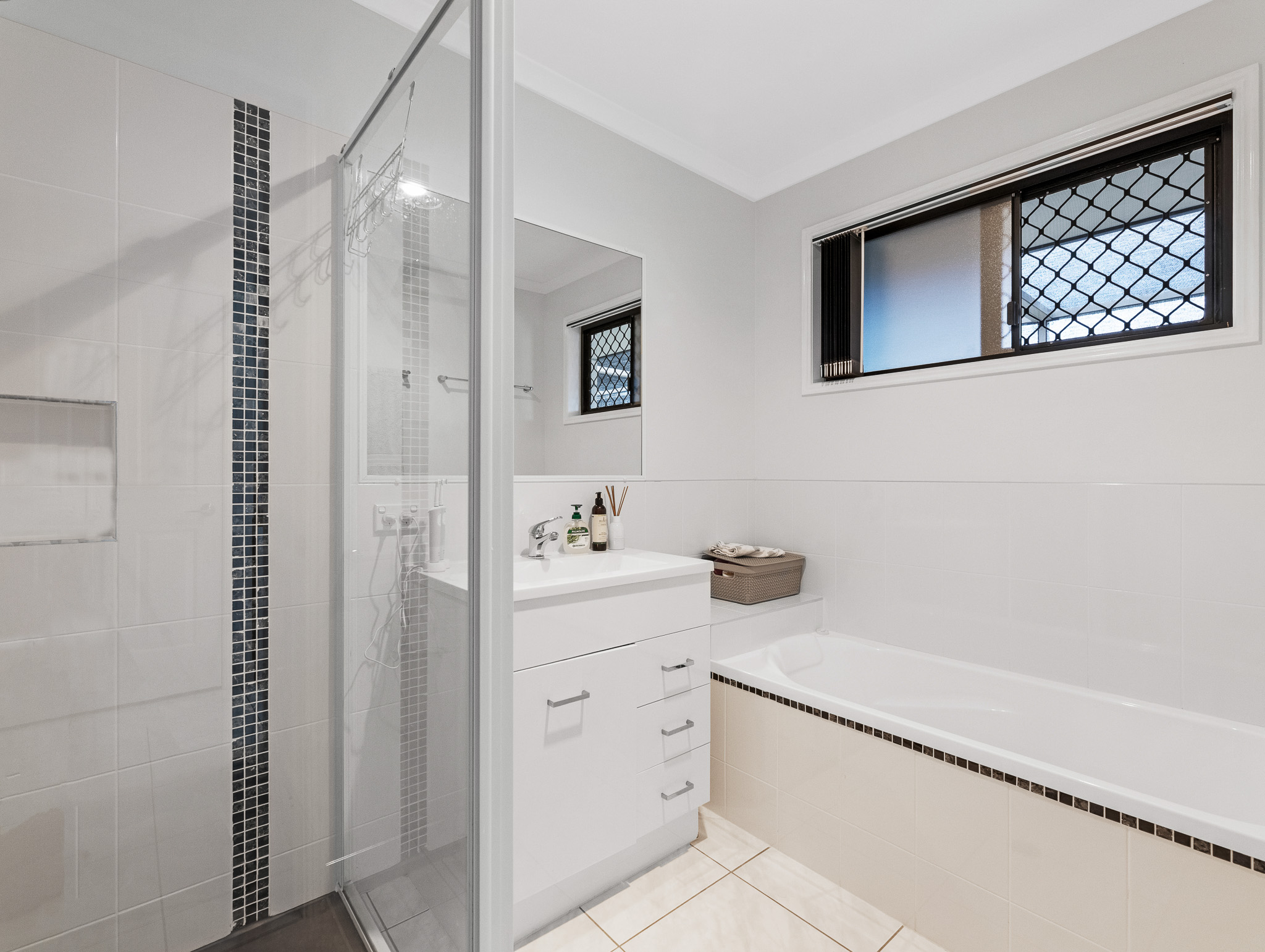 8 Tasman Drive, URRAWEEN, QLD 4655 AUS