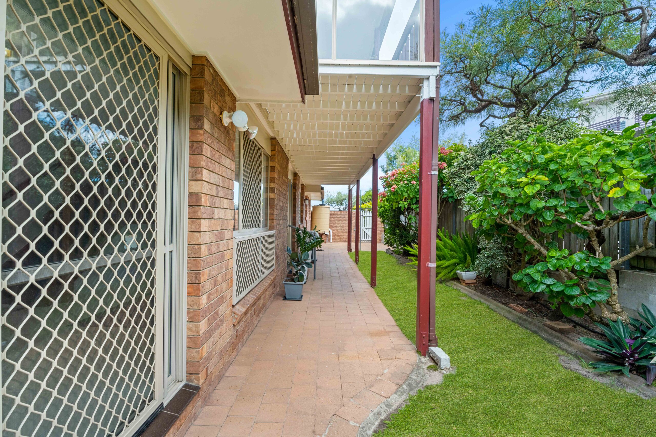 10 Hervey Street, SCARNESS, QLD 4655 AUS
