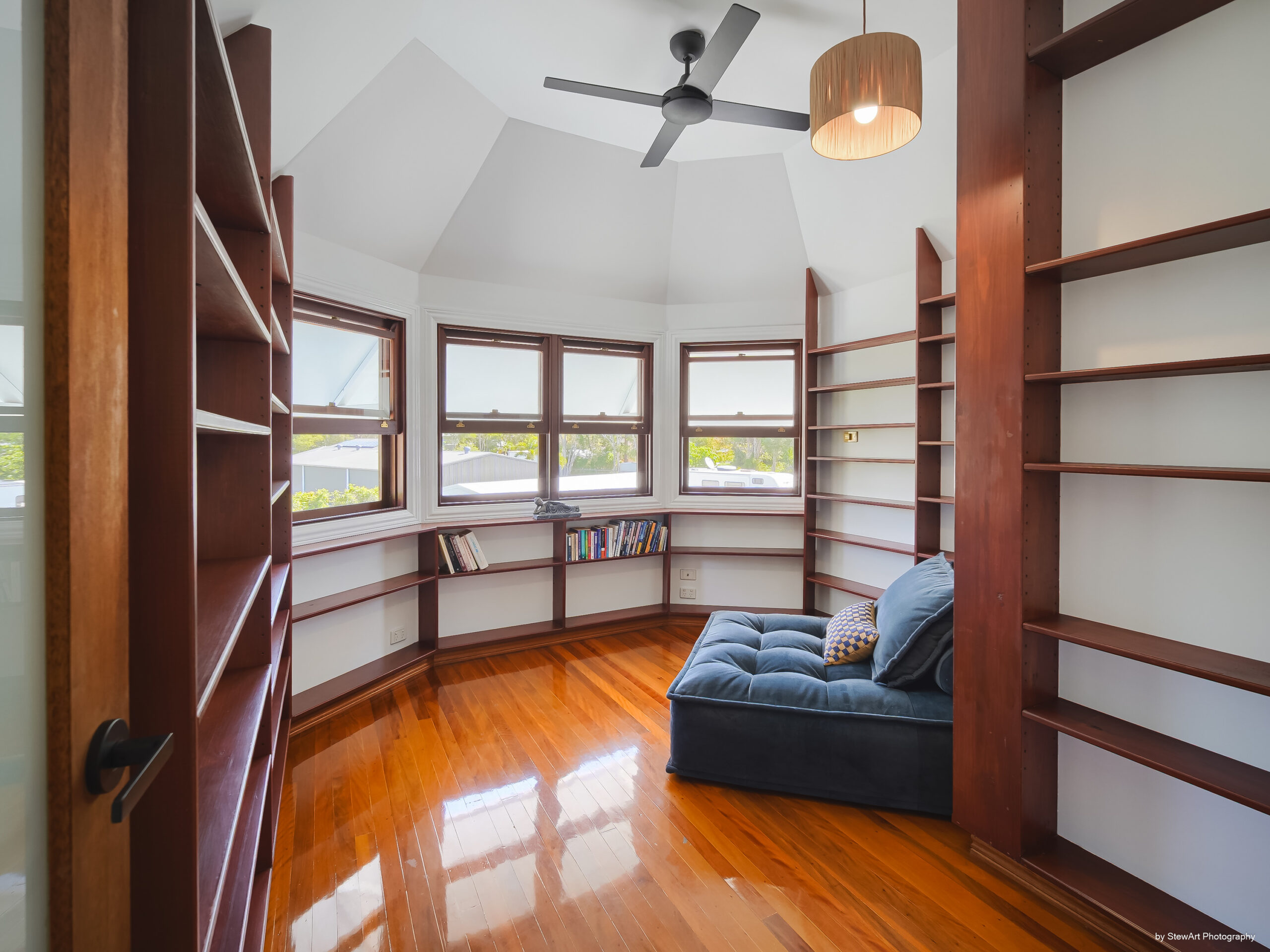 12 Burralong Drive, WONDUNNA, QLD 4655 AUS