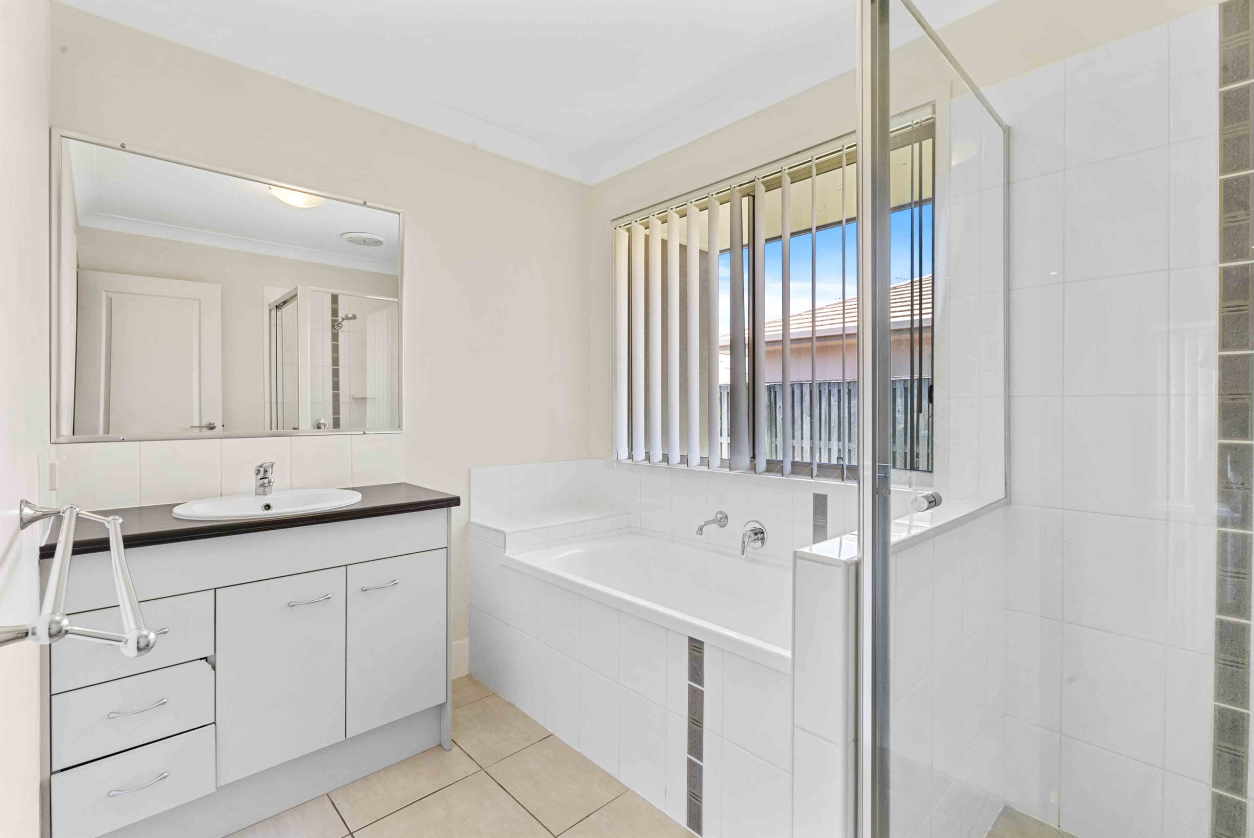 4 Parklink East Avenue, WONDUNNA, QLD 4655 AUS