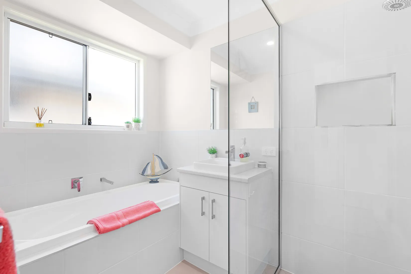 48 Windjammer Circuit, RIVER HEADS, QLD 4655 AUS