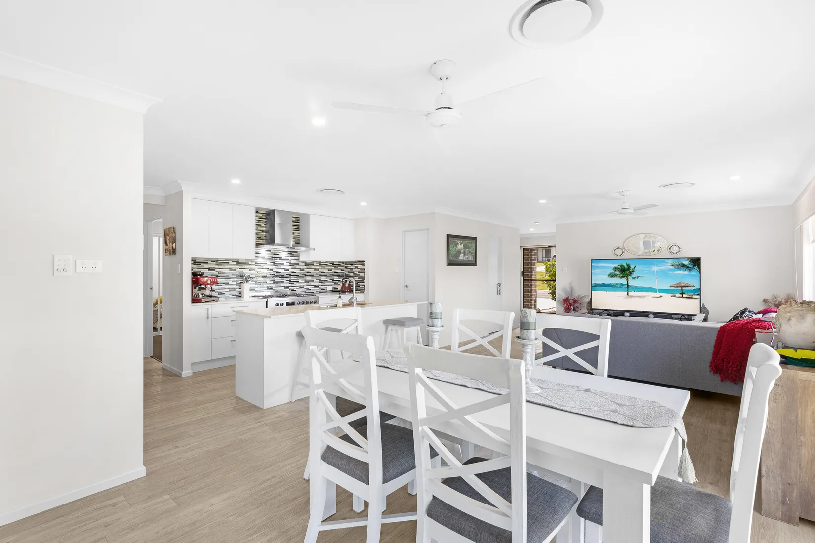 48 Windjammer Circuit, RIVER HEADS, QLD 4655 AUS