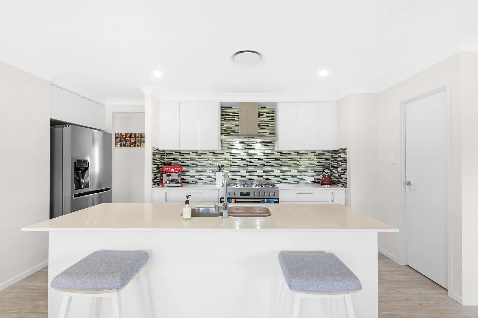 48 Windjammer Circuit, RIVER HEADS, QLD 4655 AUS