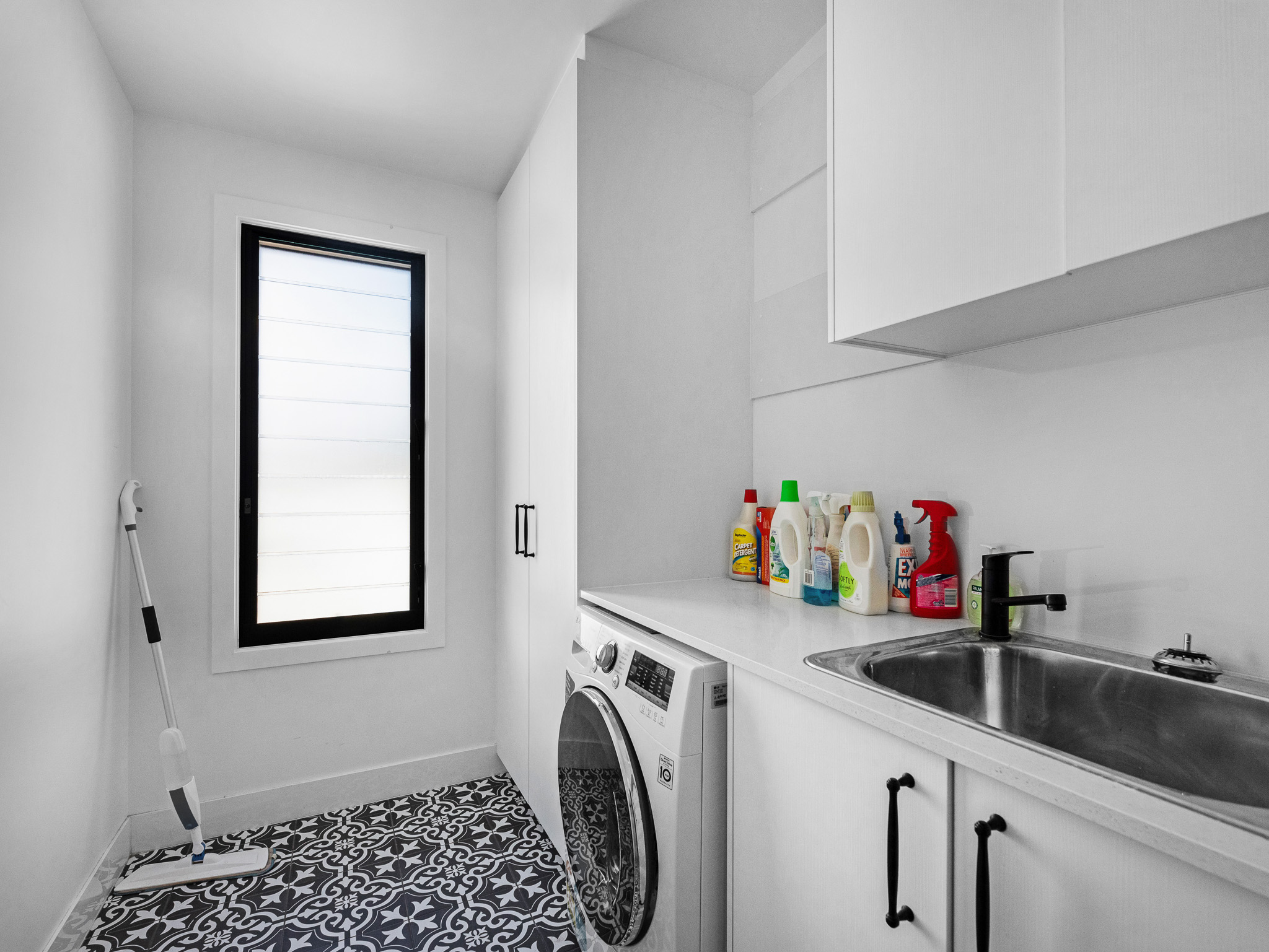 527 Esplanade, URANGAN, QLD 4655 AUS