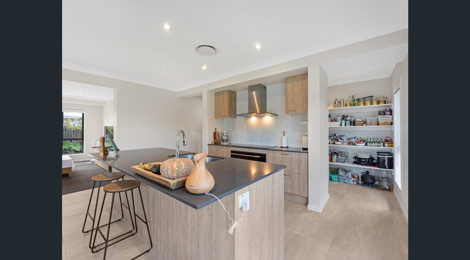 34 North Street, POINT VERNON, QLD 4655 AUS