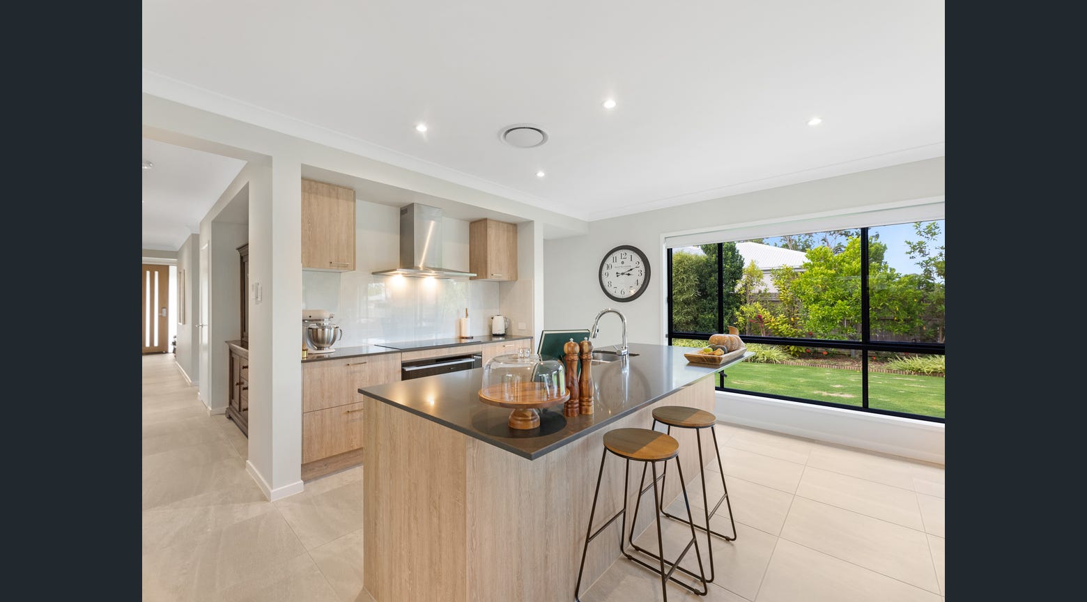 34 North Street, POINT VERNON, QLD 4655 AUS