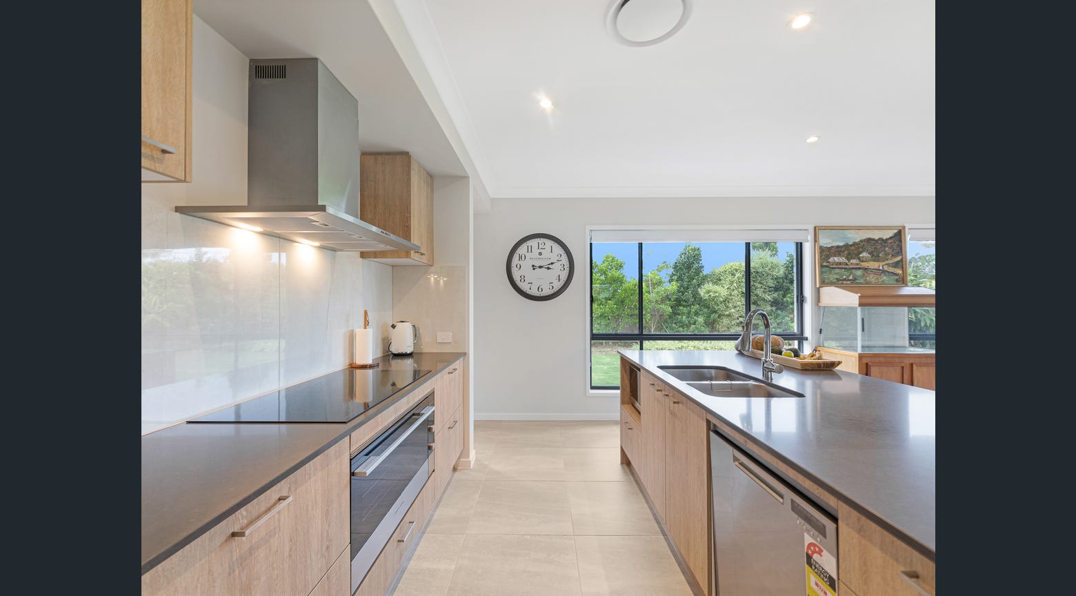 34 North Street, POINT VERNON, QLD 4655 AUS