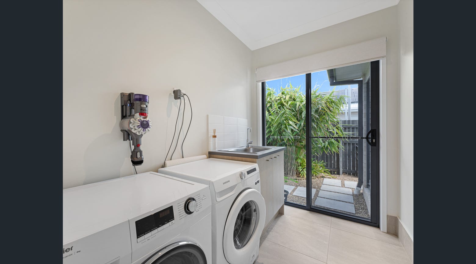 34 North Street, POINT VERNON, QLD 4655 AUS