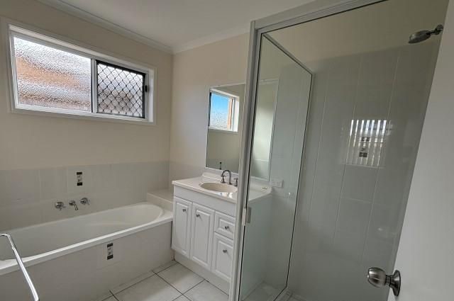 11 Mainsail Court, POINT VERNON, QLD 4655 AUS