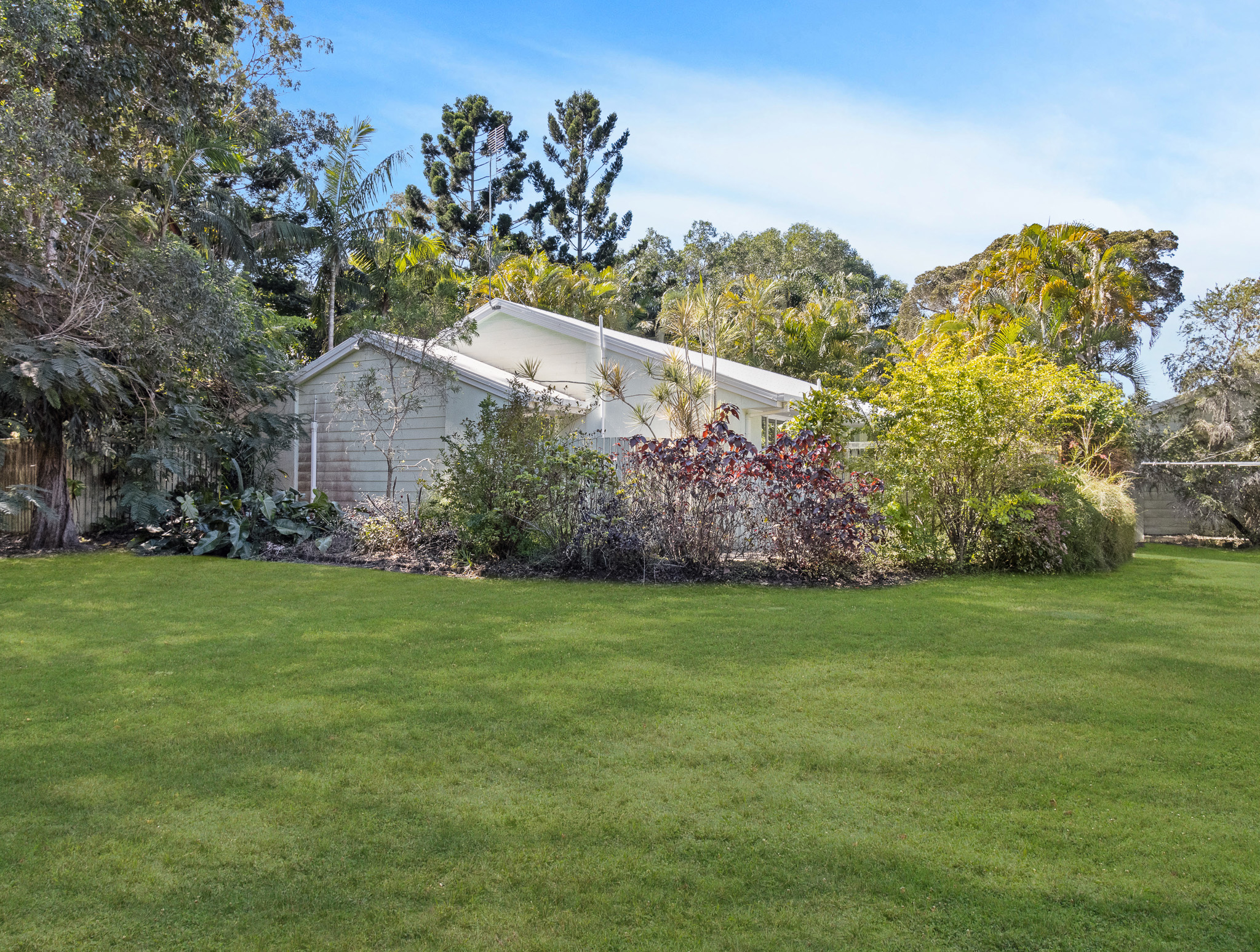 4 Palmwood Drive, DUNDOWRAN BEACH, QLD 4655 AUS