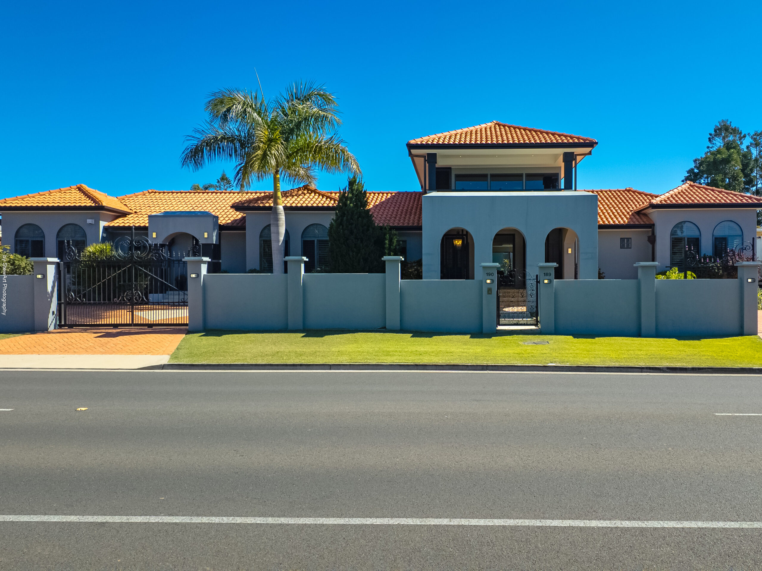 189 Esplanade, POINT VERNON, QLD 4655 AUS
