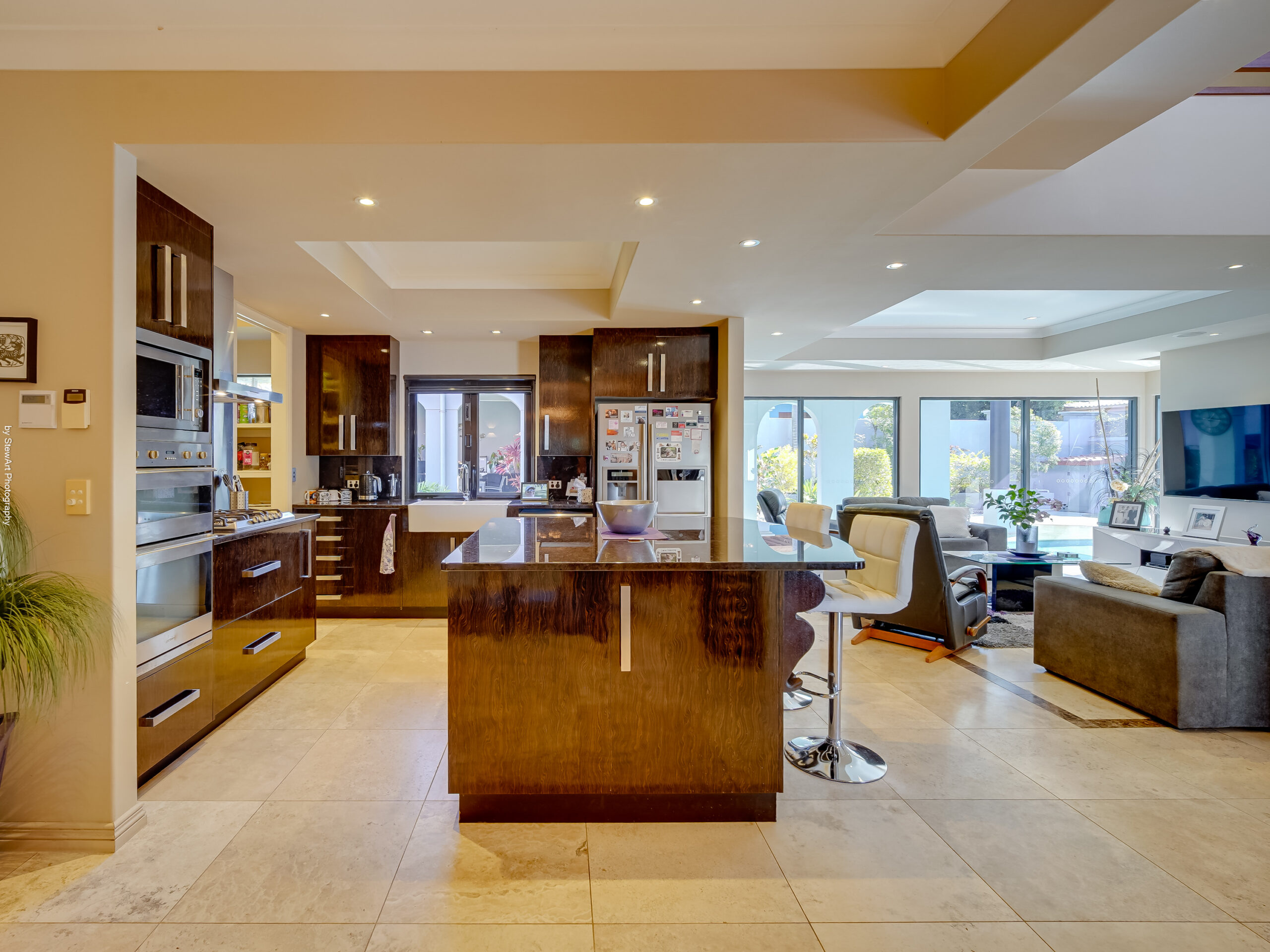 189 Esplanade, POINT VERNON, QLD 4655 AUS