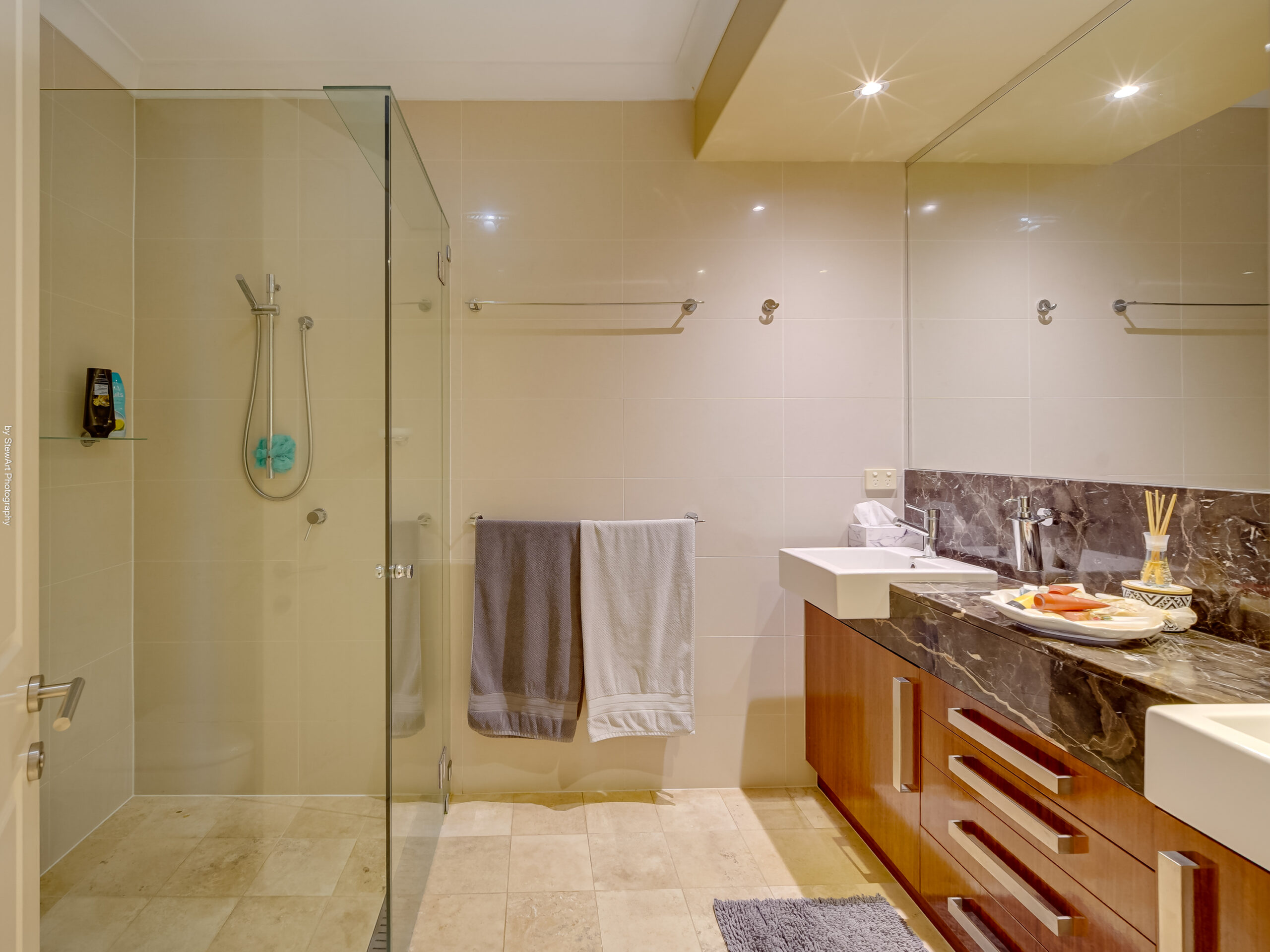 189 Esplanade, POINT VERNON, QLD 4655 AUS