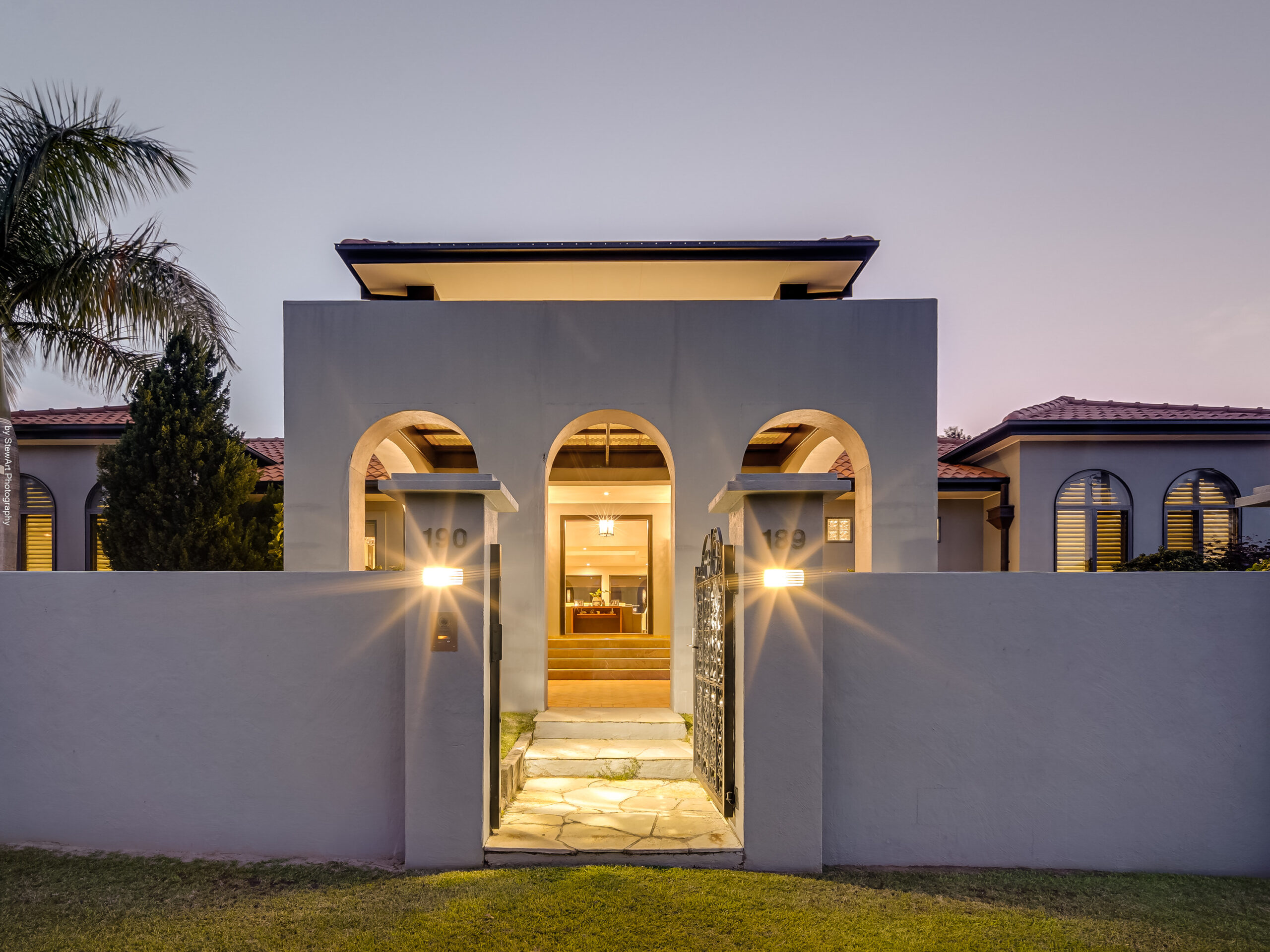 189 Esplanade, POINT VERNON, QLD 4655 AUS