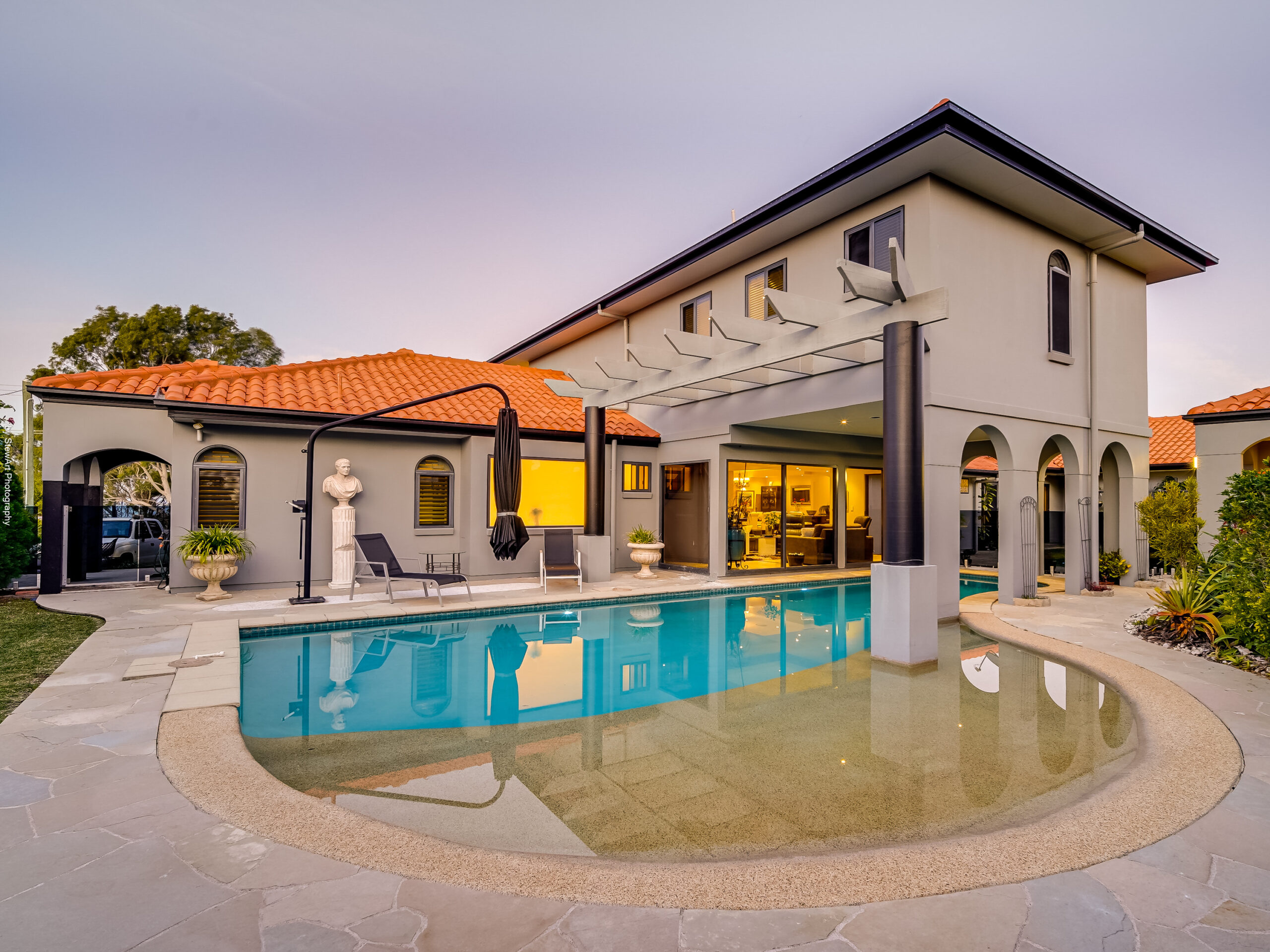 189 Esplanade, POINT VERNON, QLD 4655 AUS