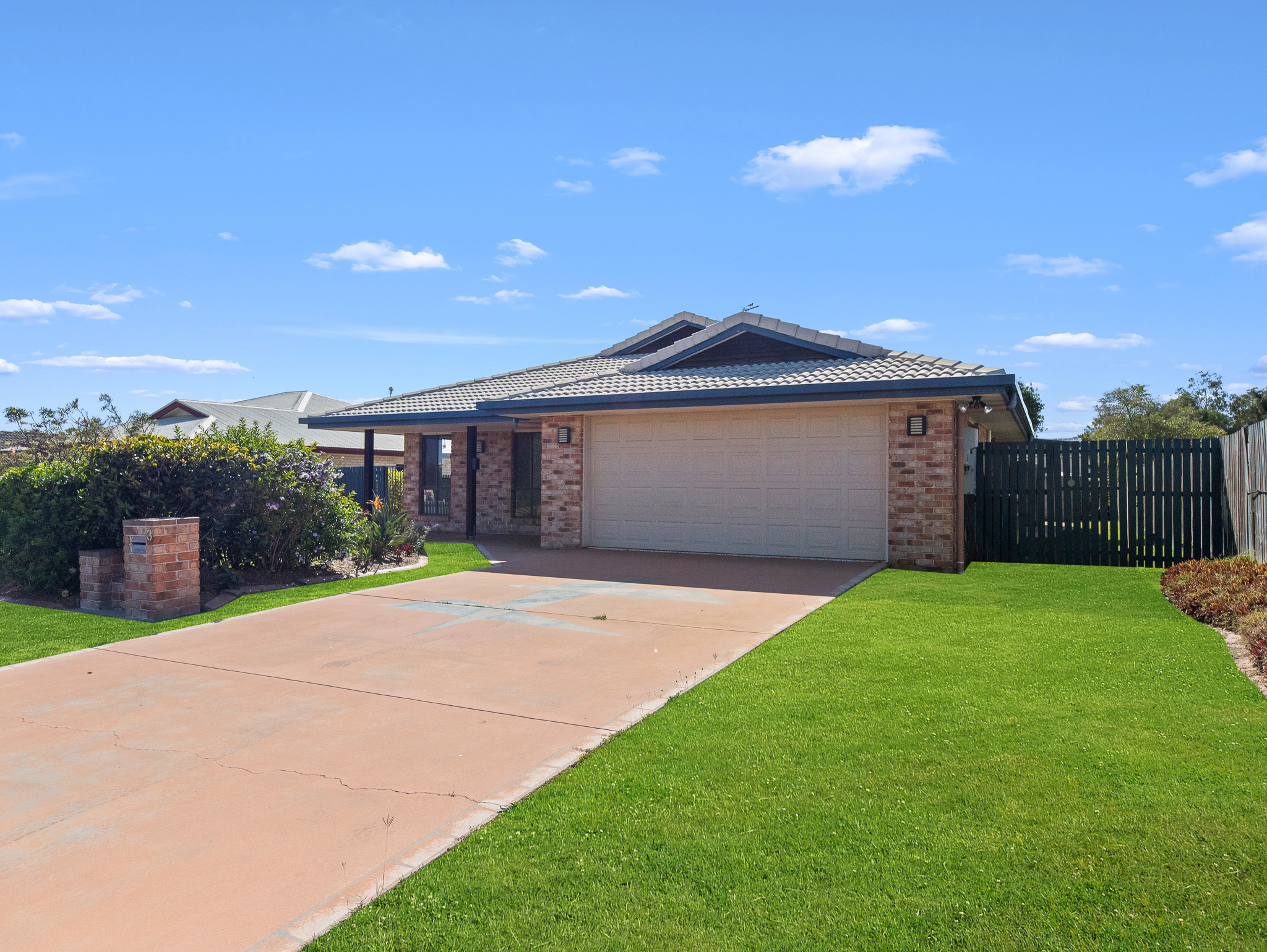 3 Carlisle Court, KAWUNGAN, QLD 4655 AUS