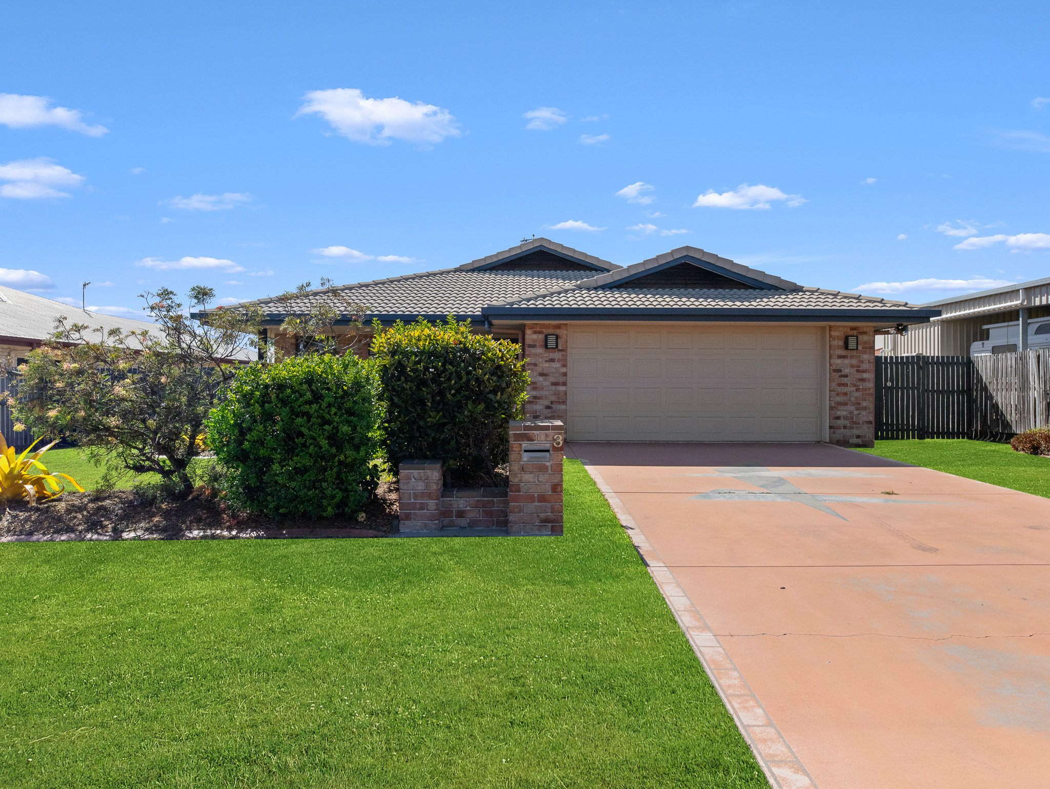 3 Carlisle Court, KAWUNGAN, QLD 4655 AUS
