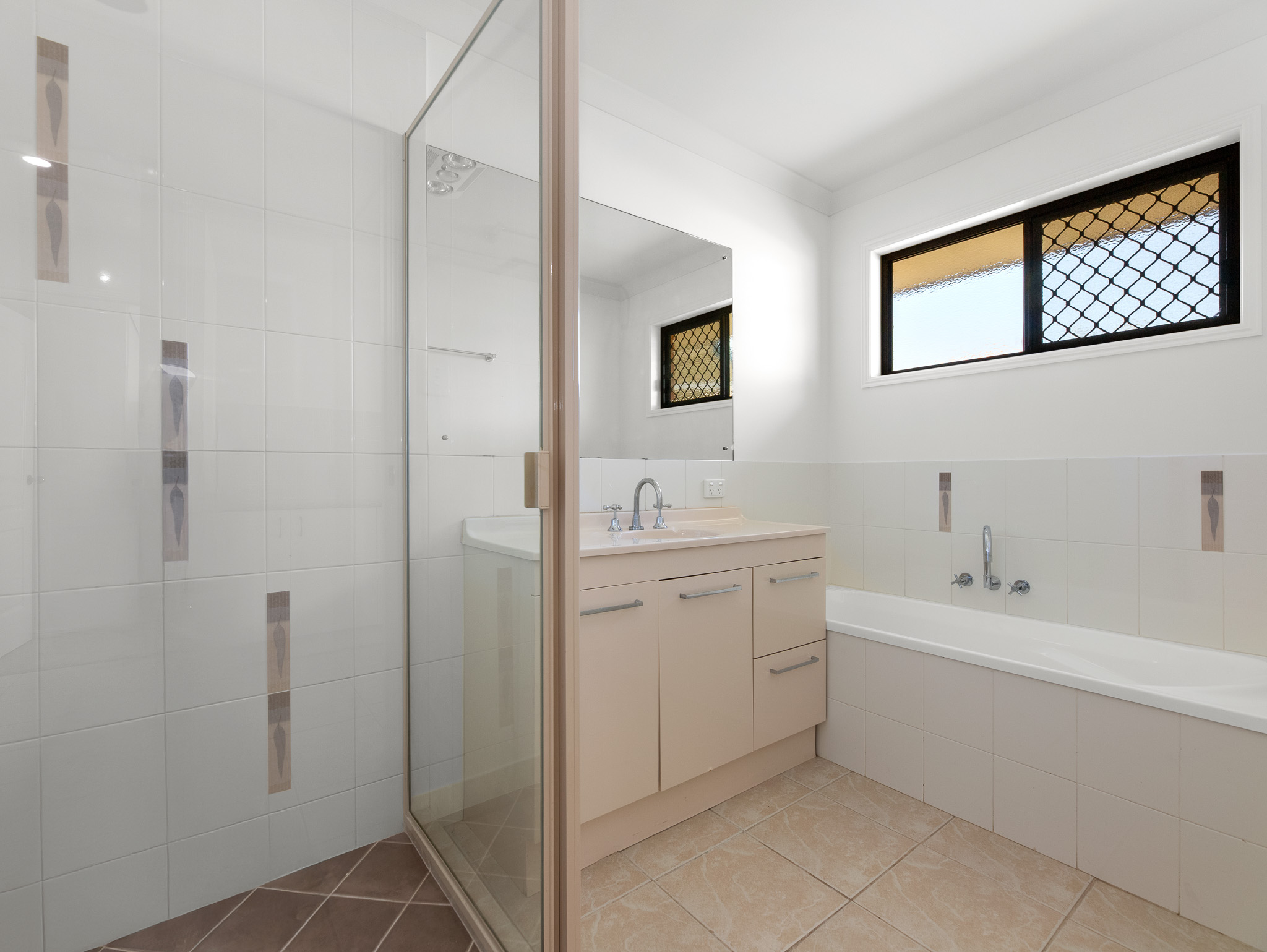 3 Carlisle Court, KAWUNGAN, QLD 4655 AUS