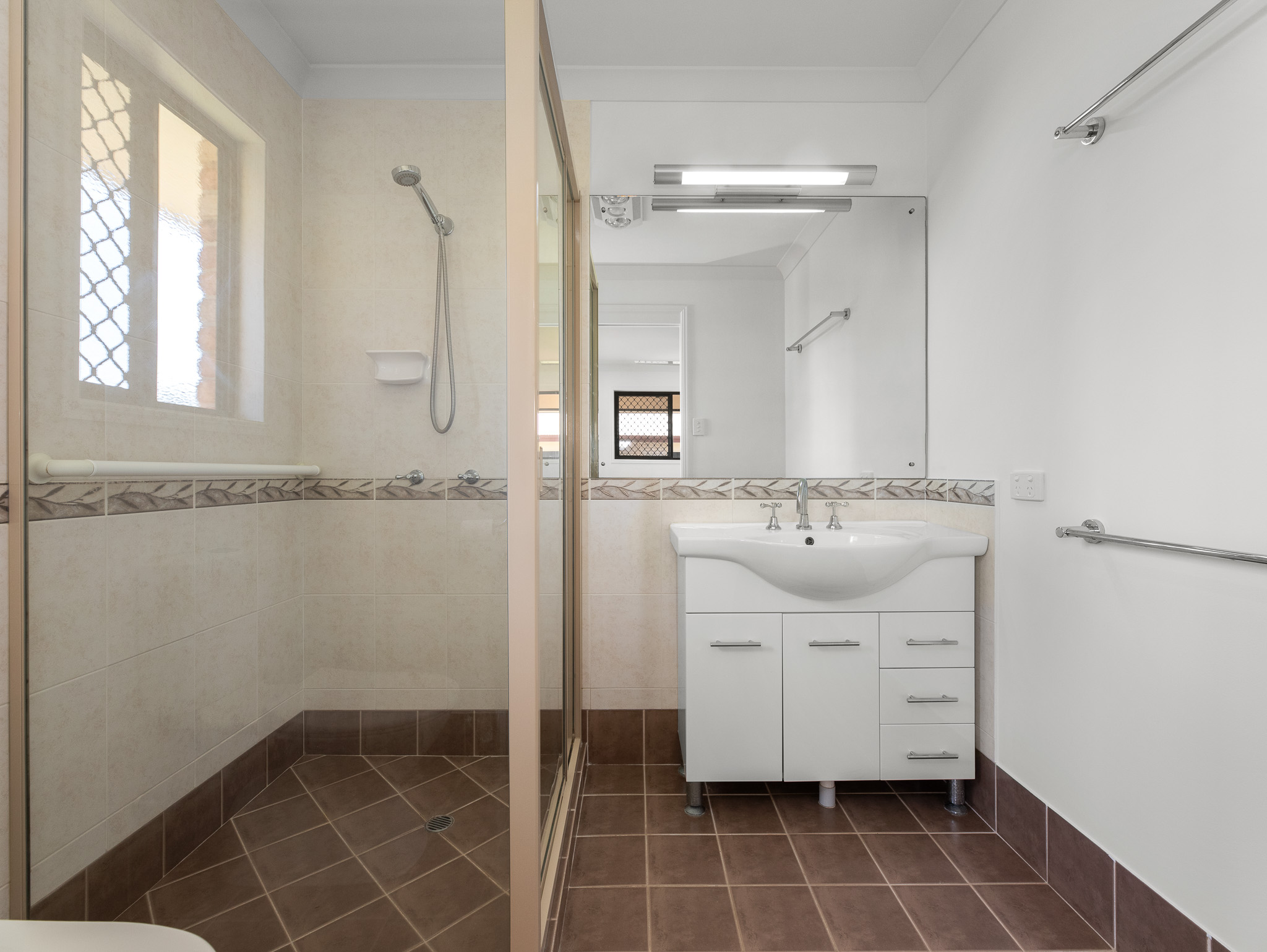 3 Carlisle Court, KAWUNGAN, QLD 4655 AUS