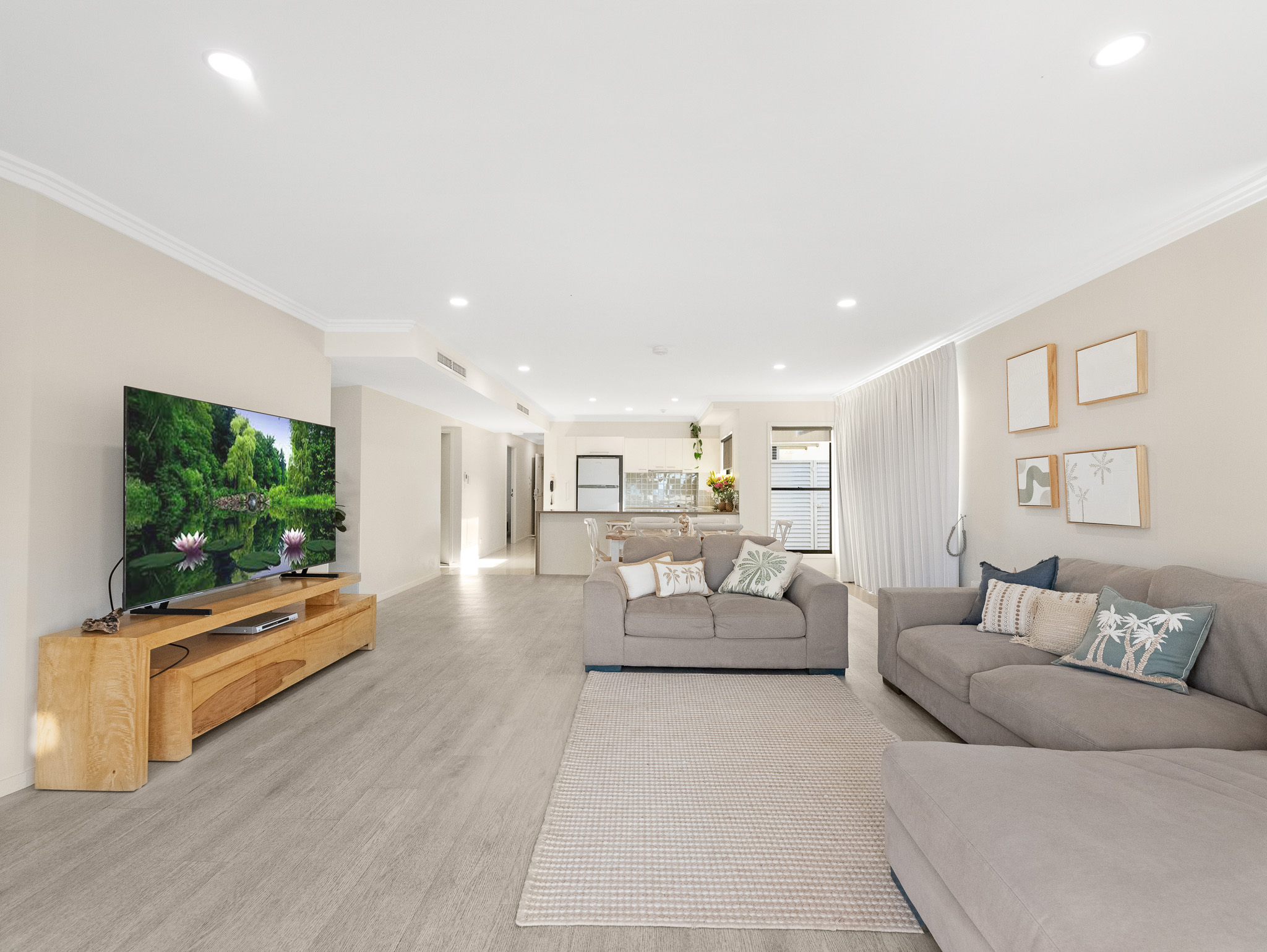 302/350 Esplanade, SCARNESS, QLD 4655 AUS