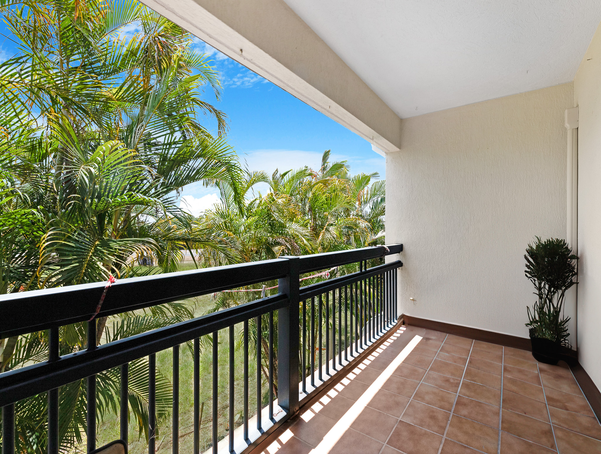 5/3 Beach Road, PIALBA, QLD 4655 AUS