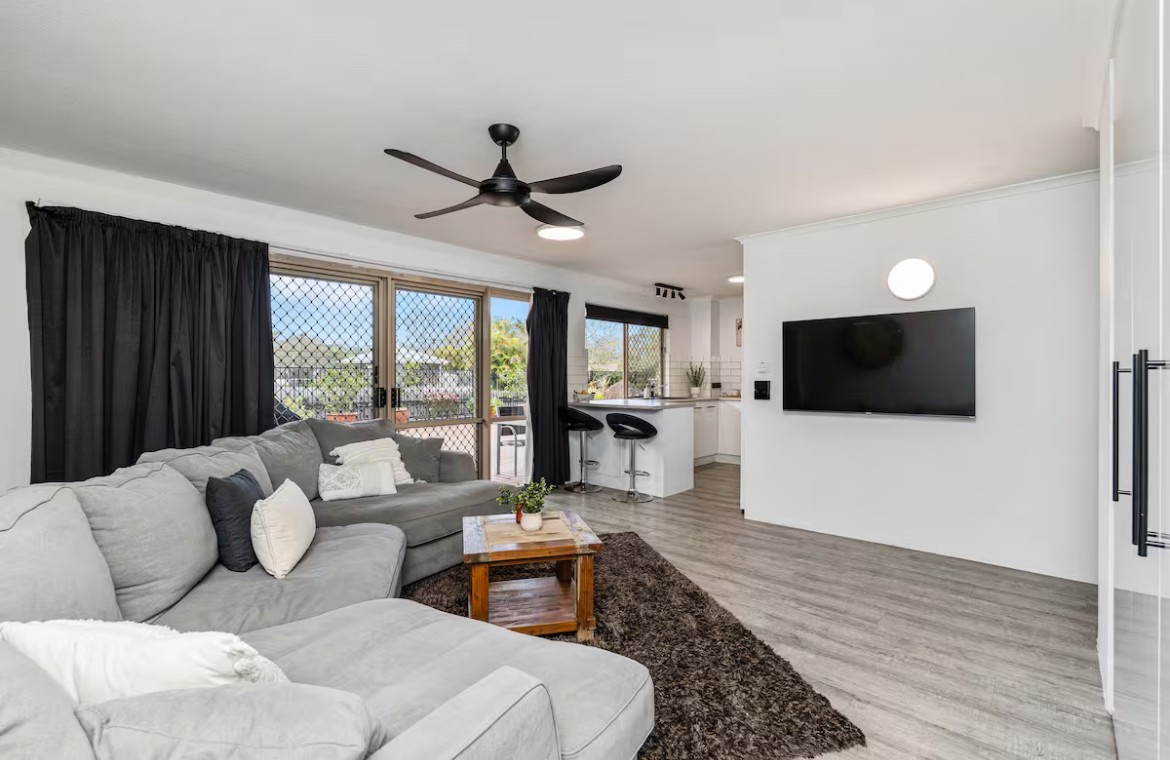 4/383 Esplanade, TORQUAY, QLD 4655 AUS