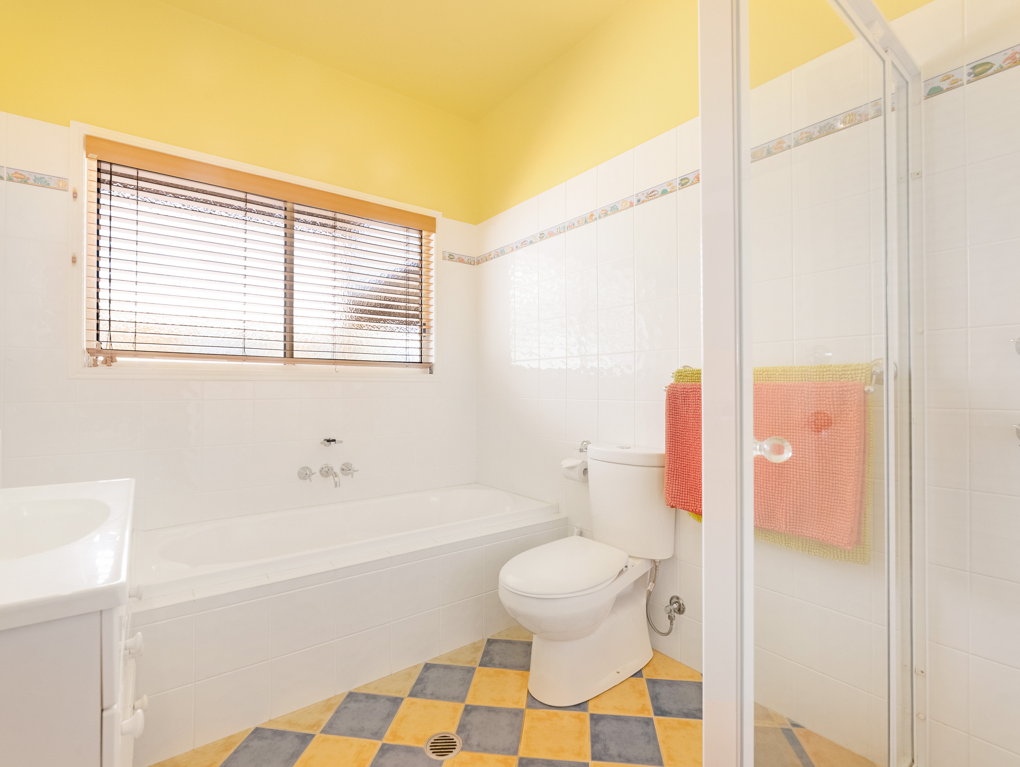 506 Esplanade, URANGAN, QLD 4655 AUS