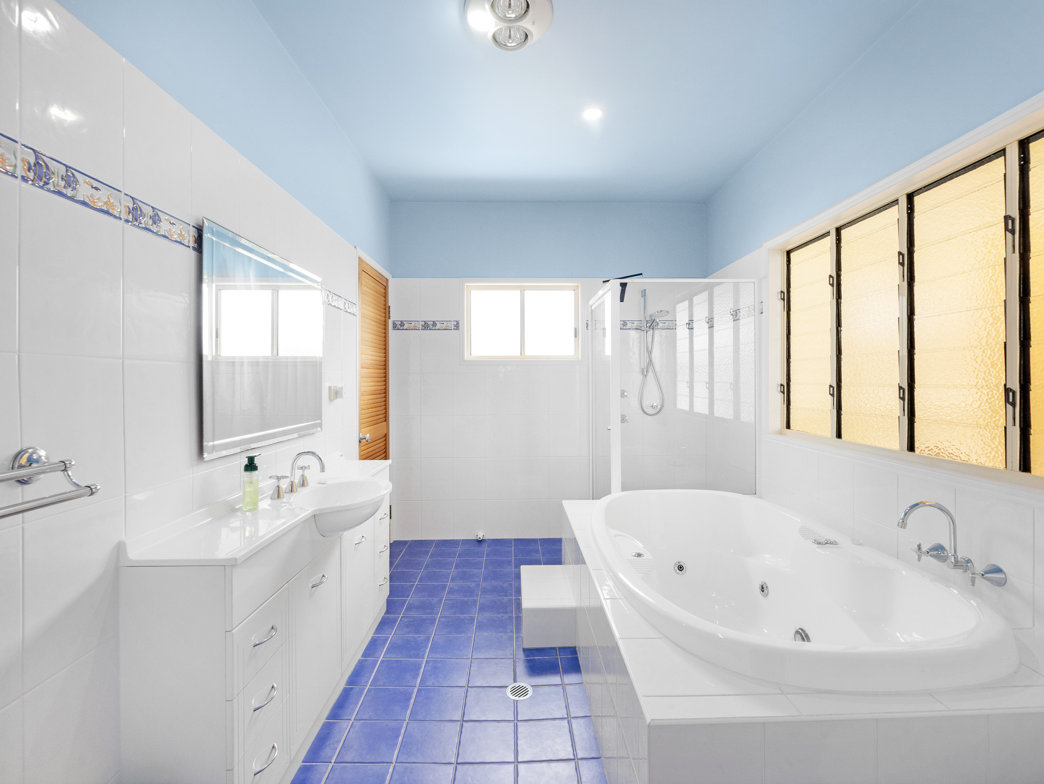 506 Esplanade, URANGAN, QLD 4655 AUS