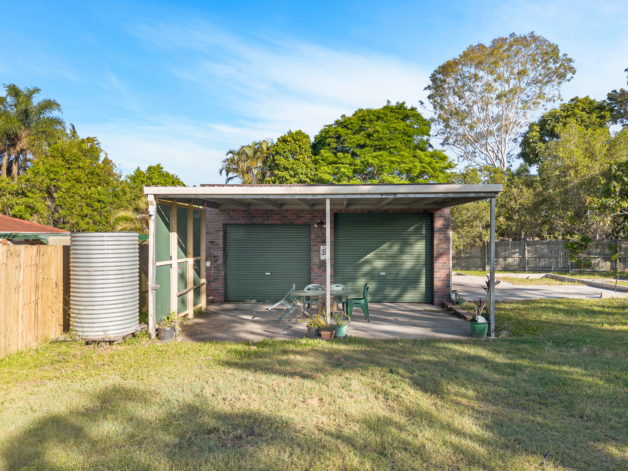 2 61 Urangan Street, TORQUAY, QLD 4655 AUS