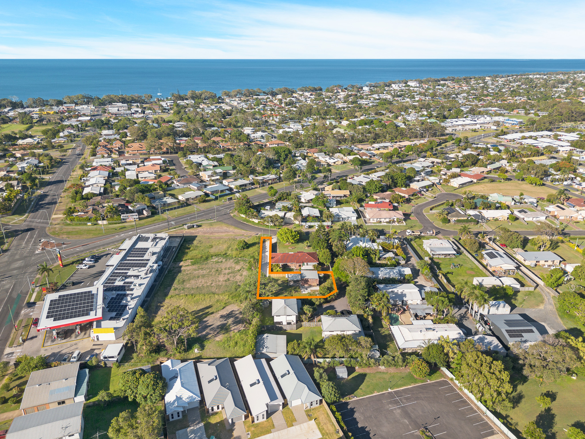 2 61 Urangan Street, TORQUAY, QLD 4655 AUS