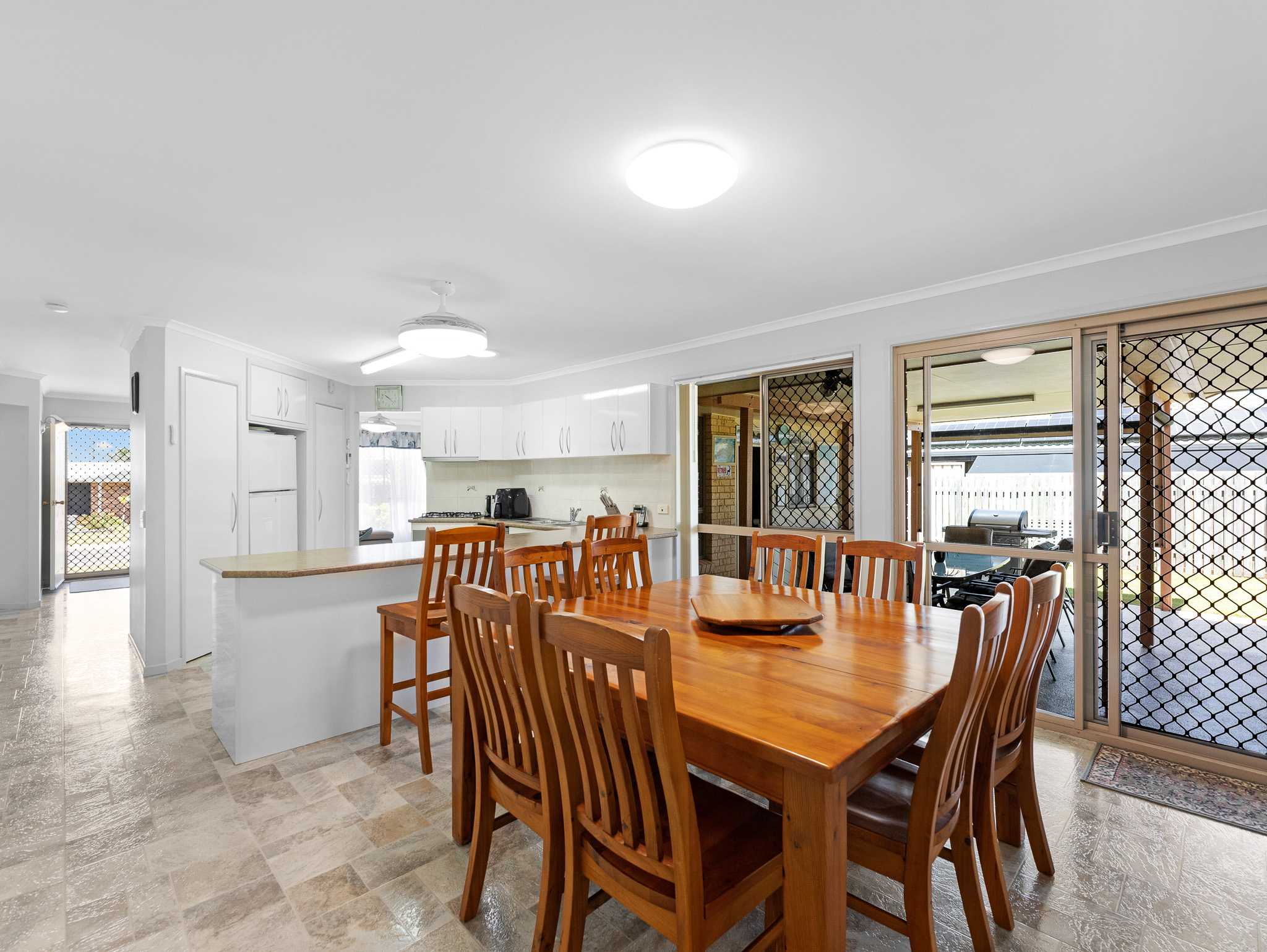 5 Maryanne Court, POINT VERNON, QLD 4655 AUS