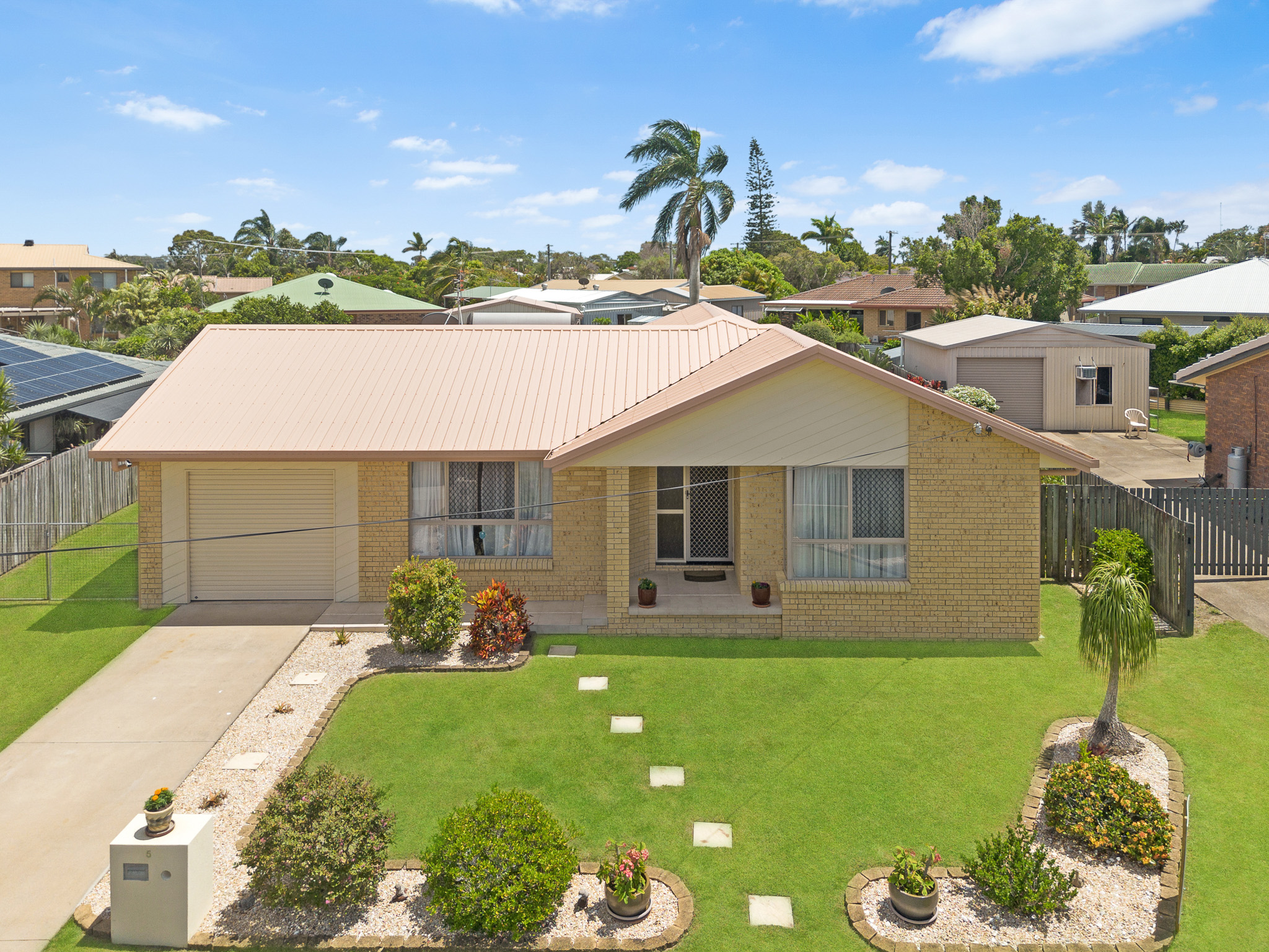 5 Maryanne Court, POINT VERNON, QLD 4655 AUS