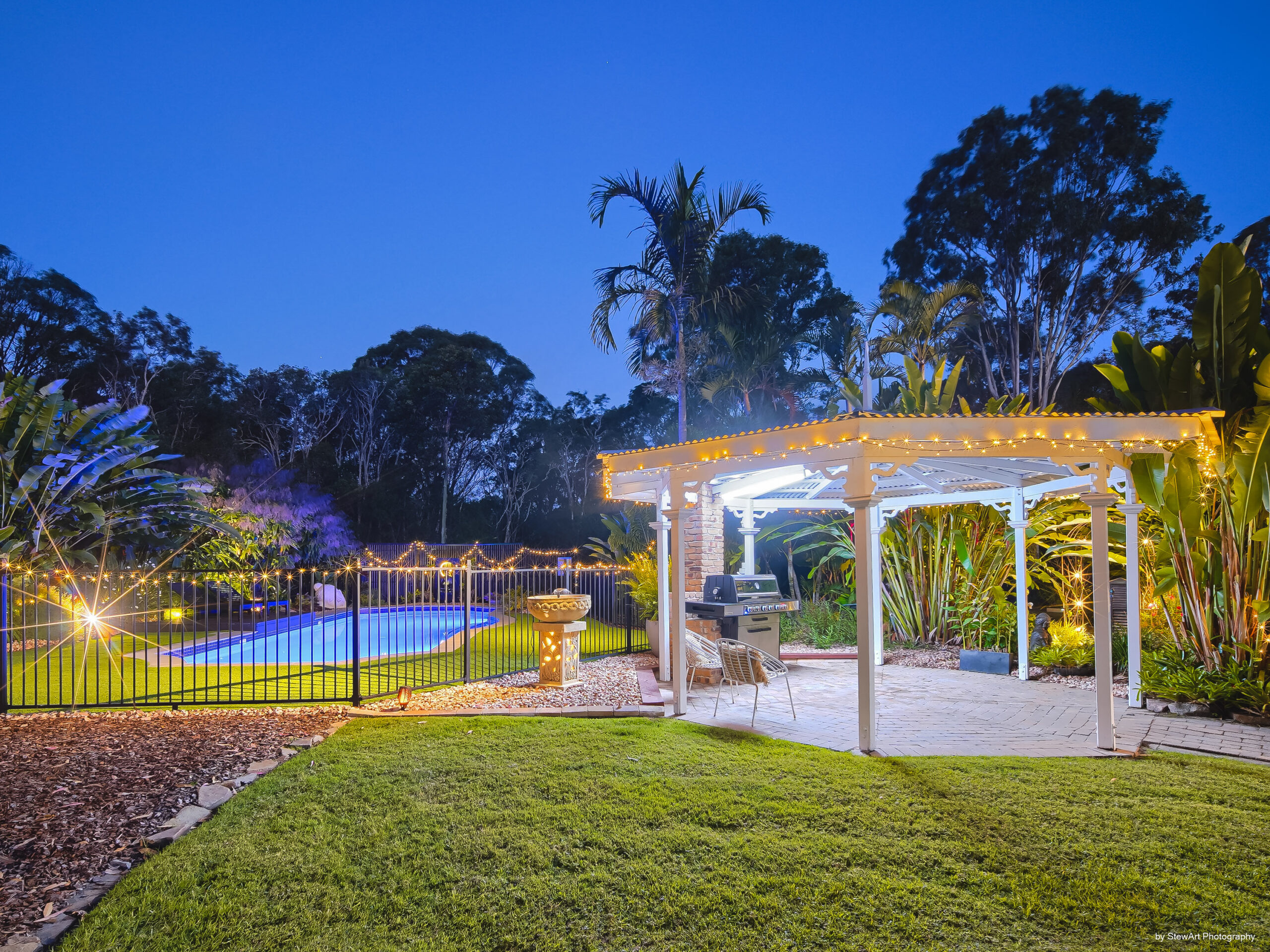 12 Burralong Drive, WONDUNNA, QLD 4655 AUS