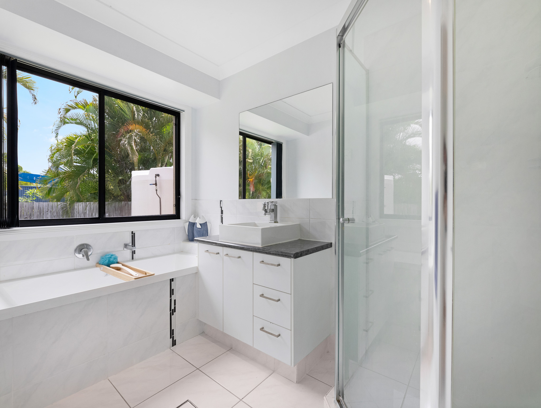 2 Walkers Road, URANGAN, QLD 4655 AUS