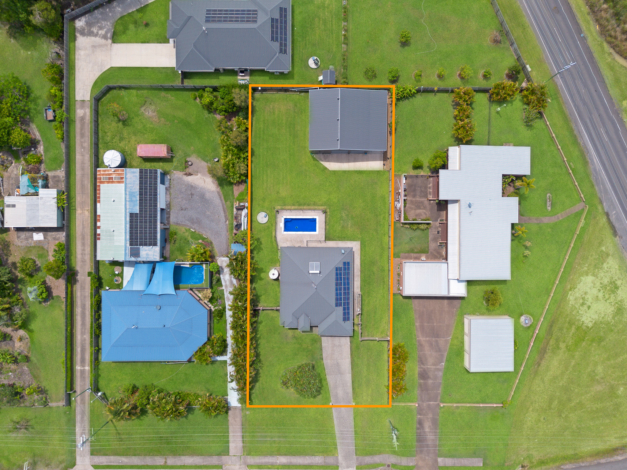 2 Walkers Road, URANGAN, QLD 4655 AUS