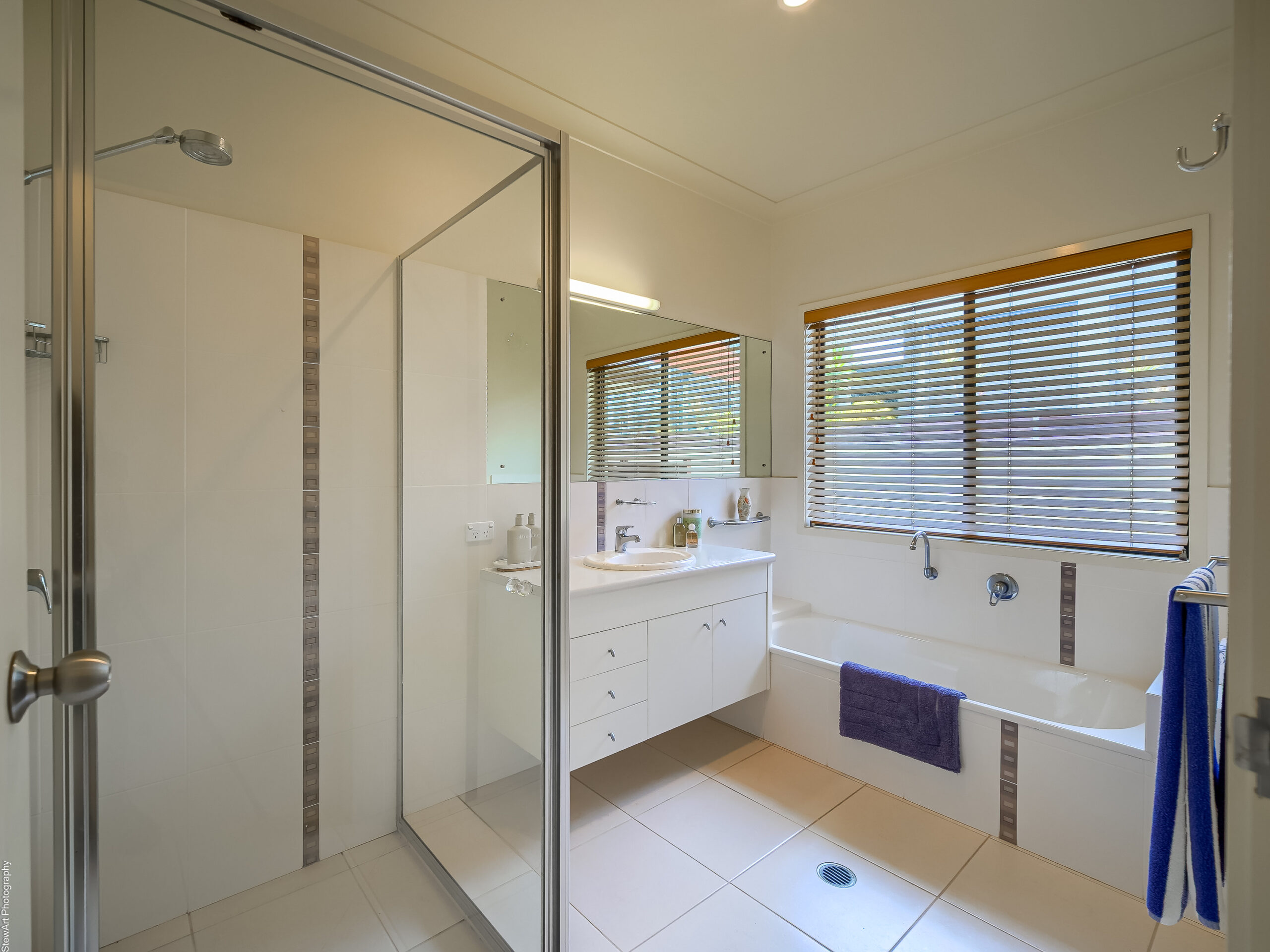 6 Pohlmann Court, SCARNESS, QLD 4655 AUS